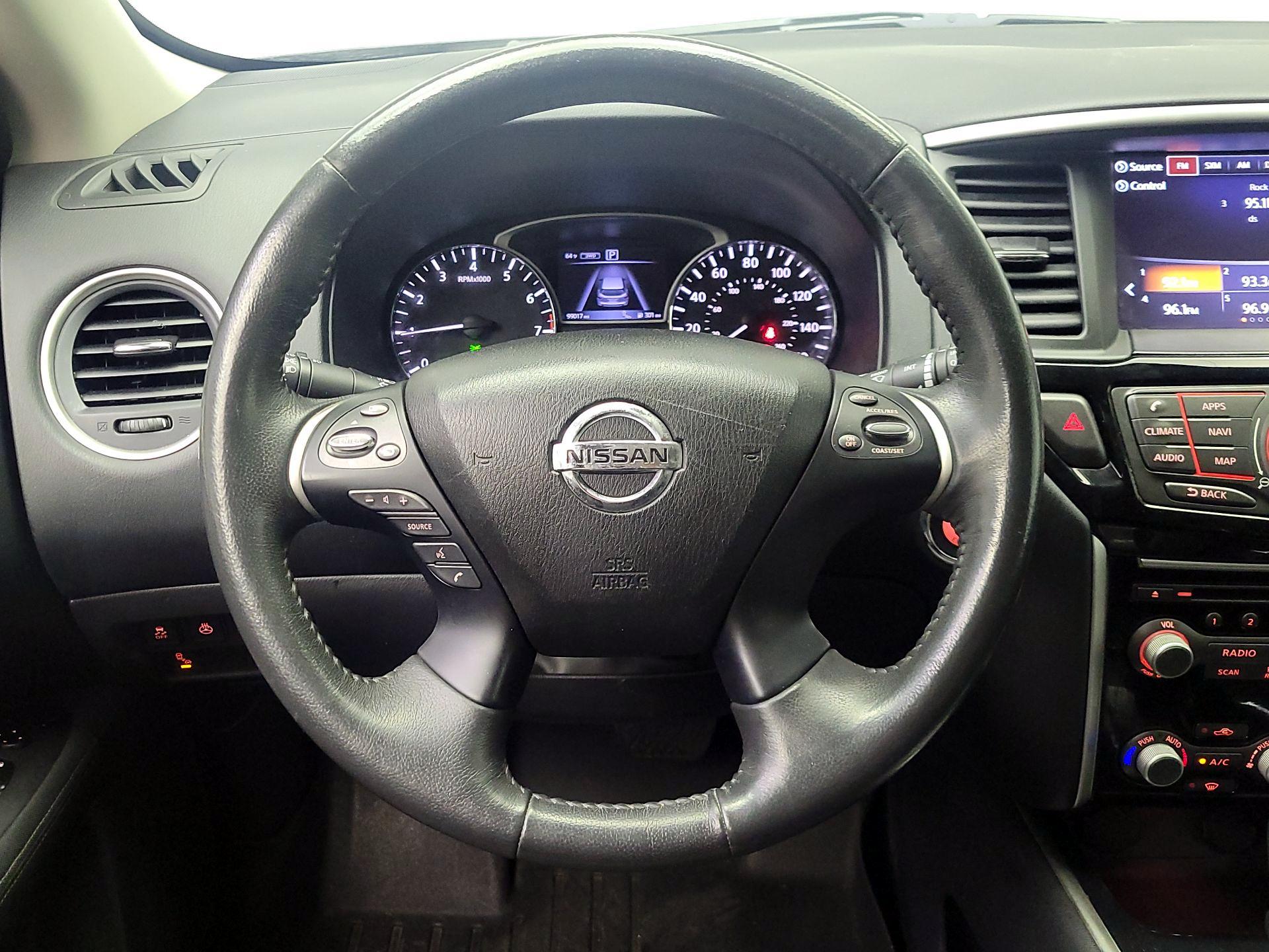Thumbnail: 2017 Nissan Pathfinder - 10