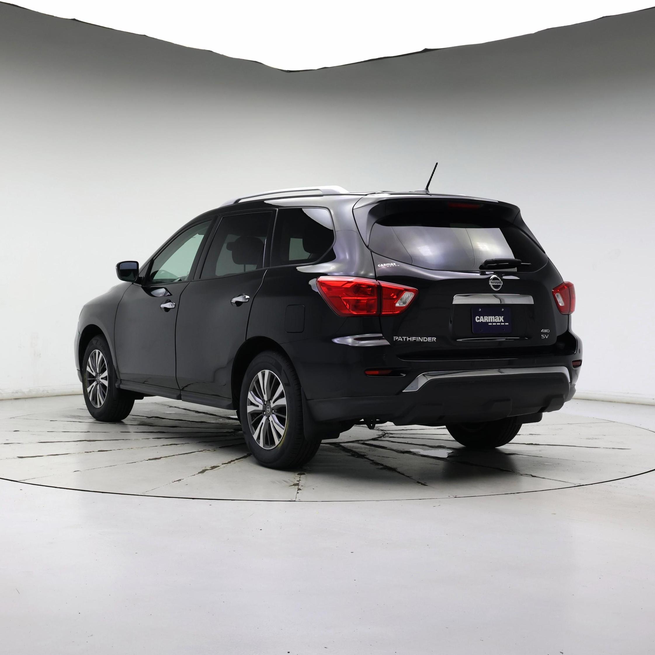 Thumbnail: 2017 Nissan Pathfinder - 2