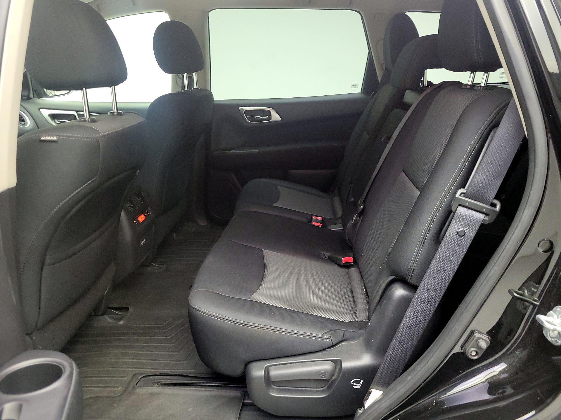 Thumbnail: 2017 Nissan Pathfinder - 20