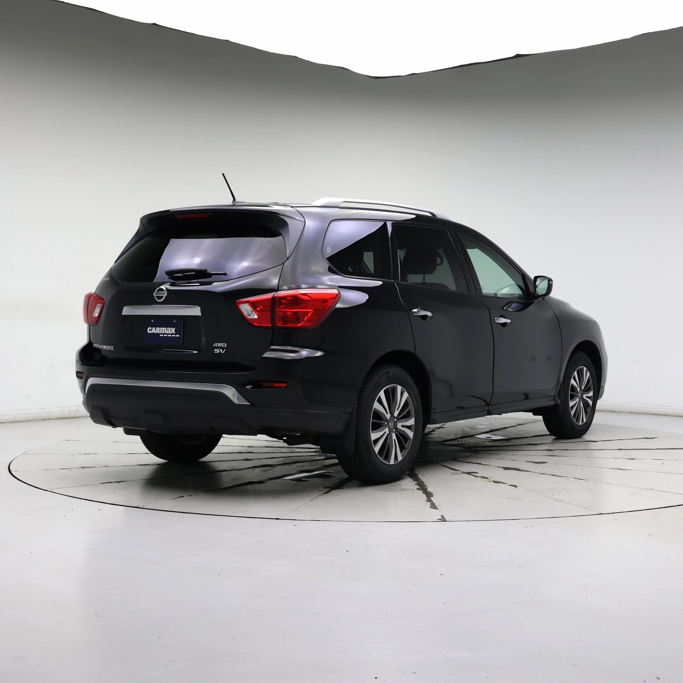 Thumbnail: 2017 Nissan Pathfinder - 8