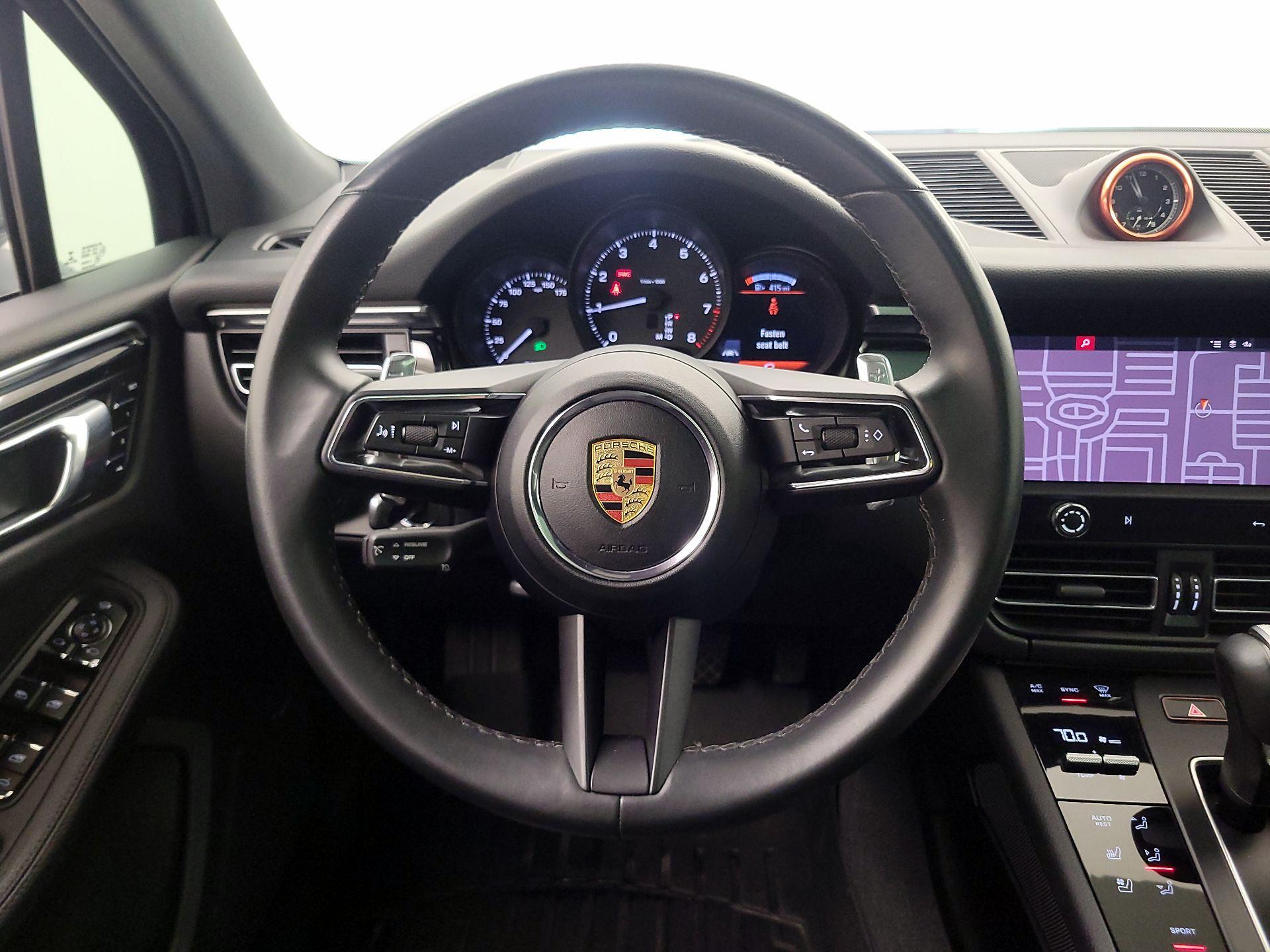 Thumbnail: 2022 Porsche Macan - 10