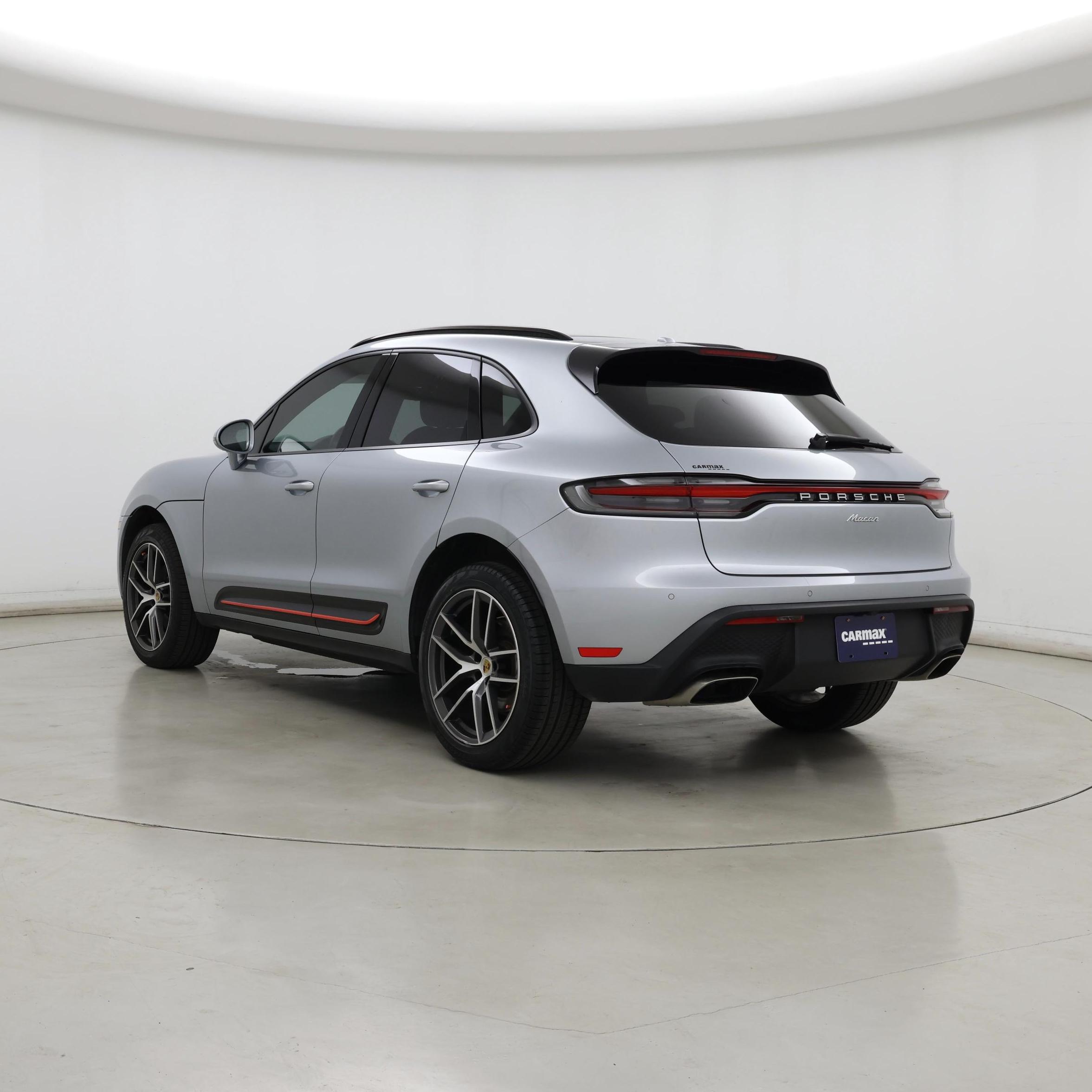 Thumbnail: 2022 Porsche Macan - 2