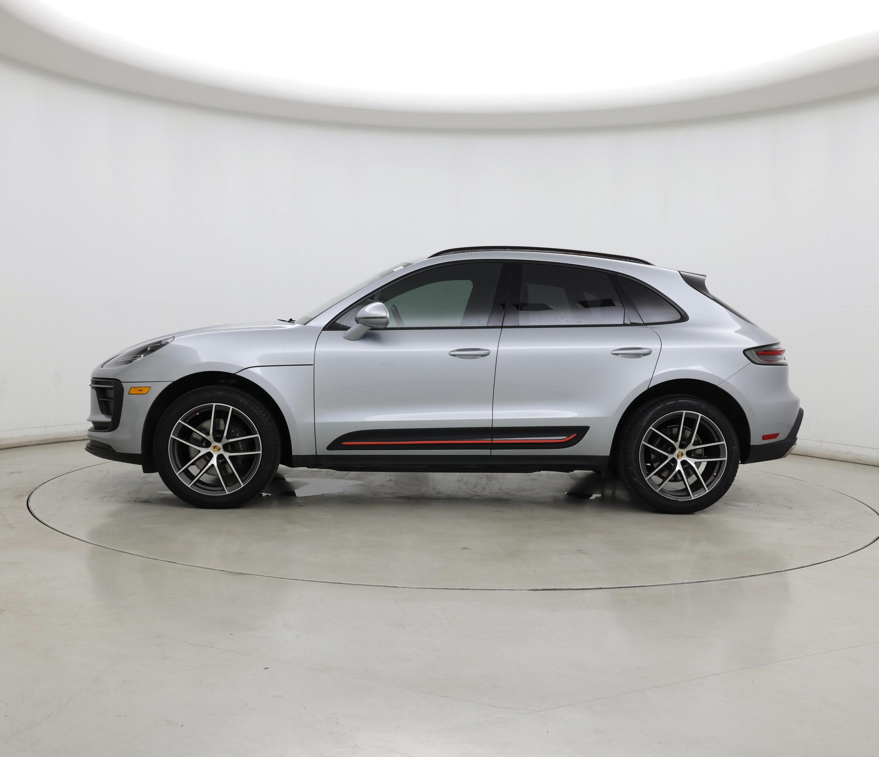 Thumbnail: 2022 Porsche Macan - 3