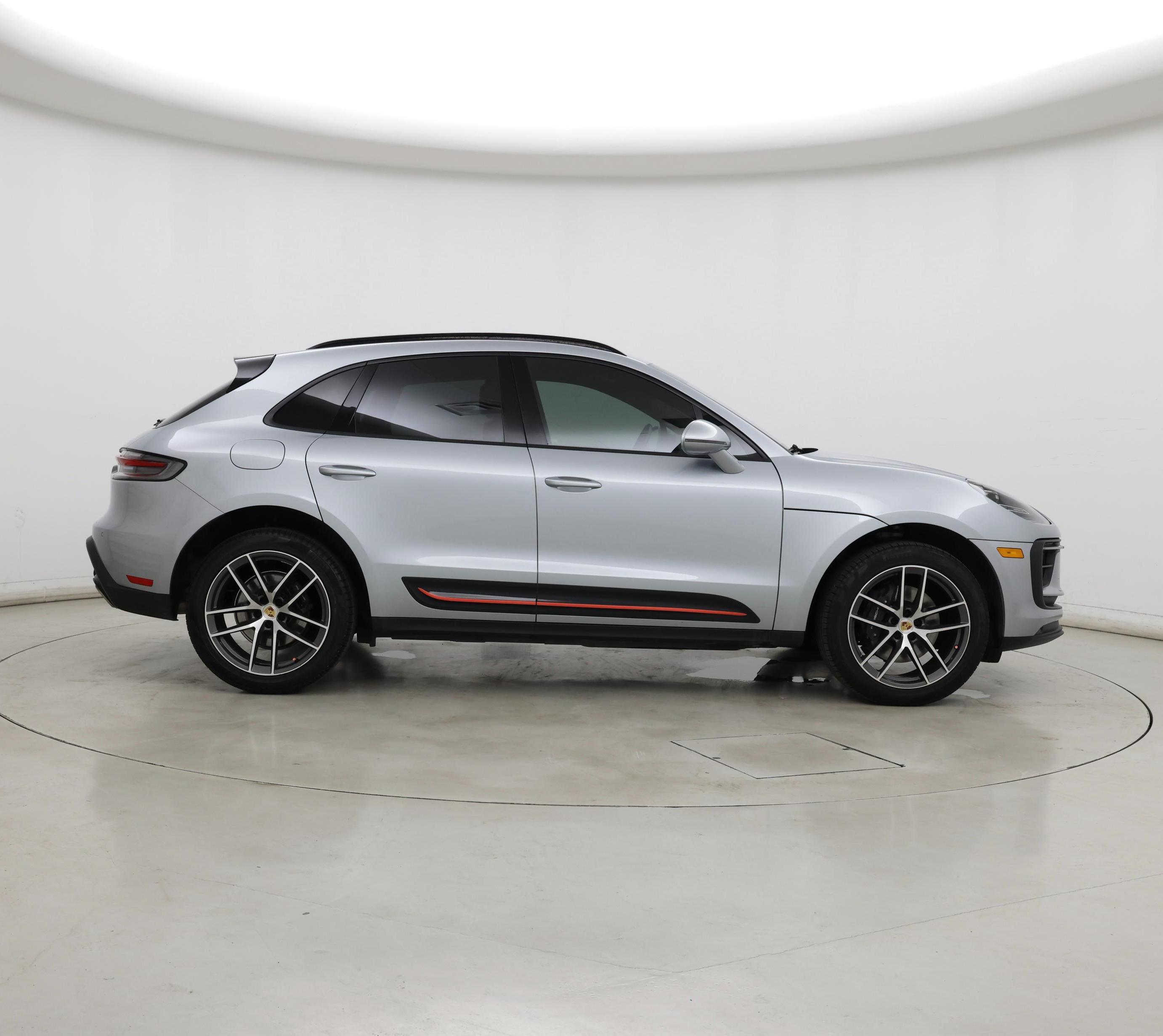 Thumbnail: 2022 Porsche Macan - 7