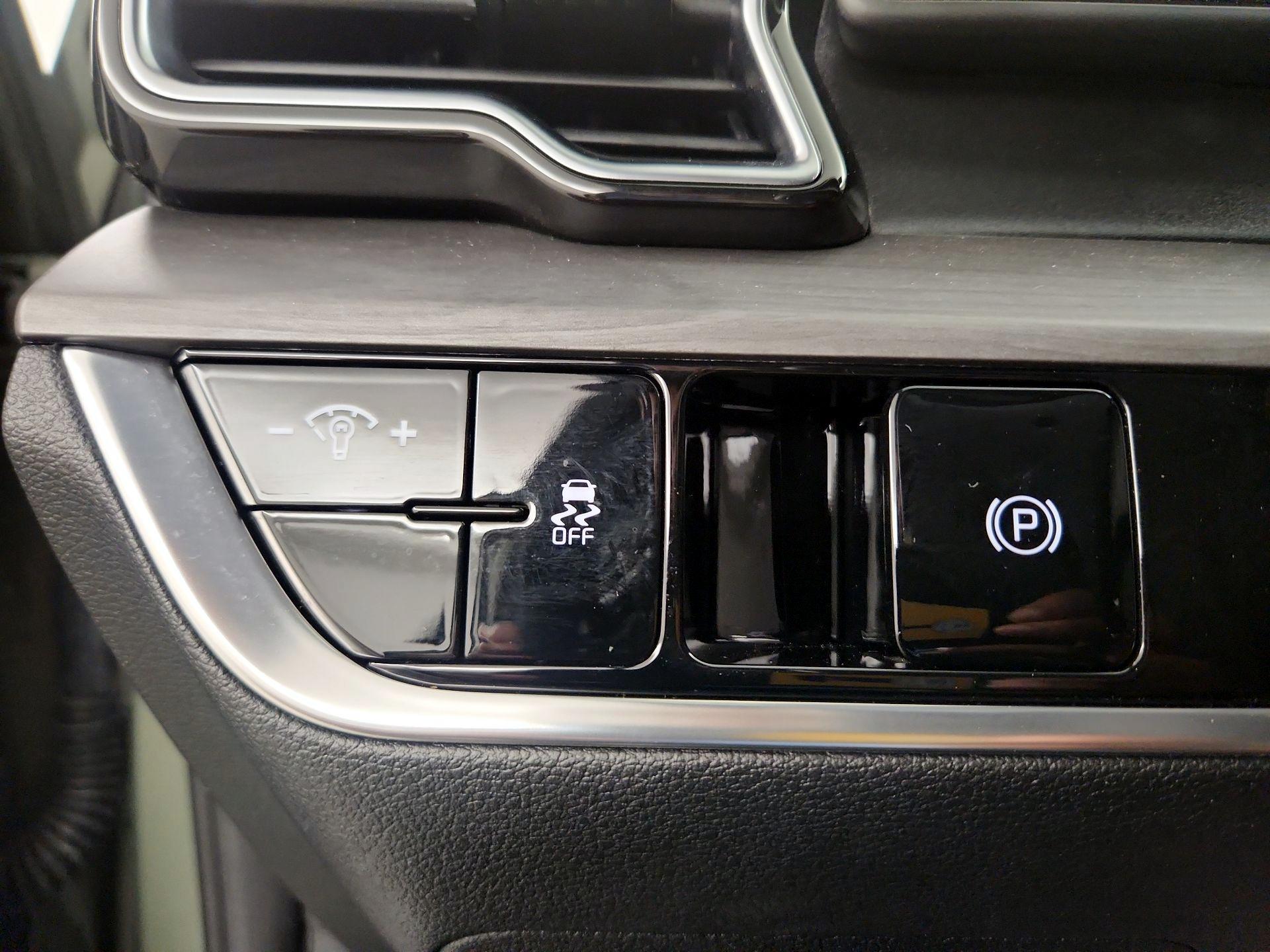 Thumbnail: 2023 Kia Sportage - 13