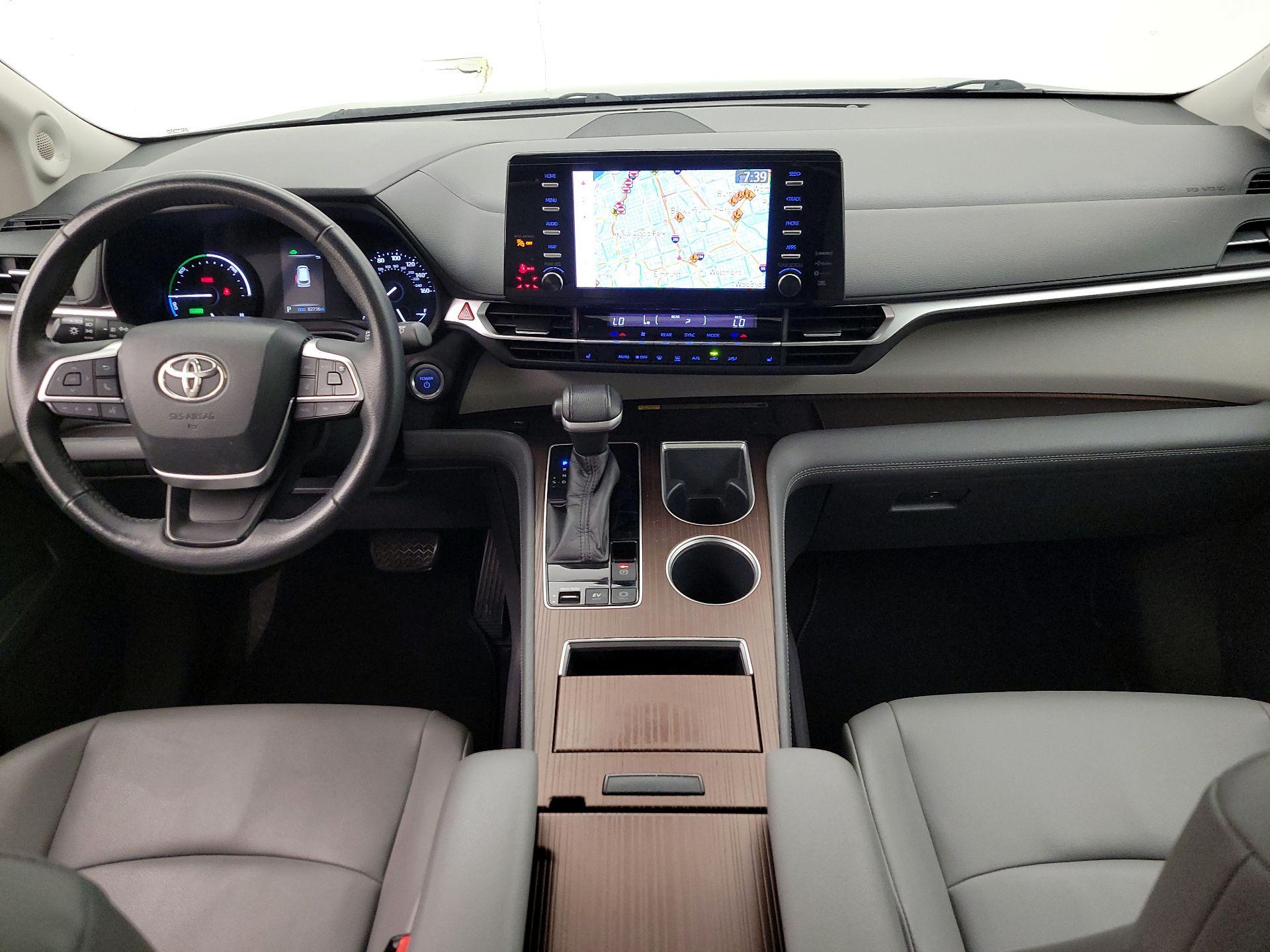 Thumbnail: 2021 Toyota Sienna - 9