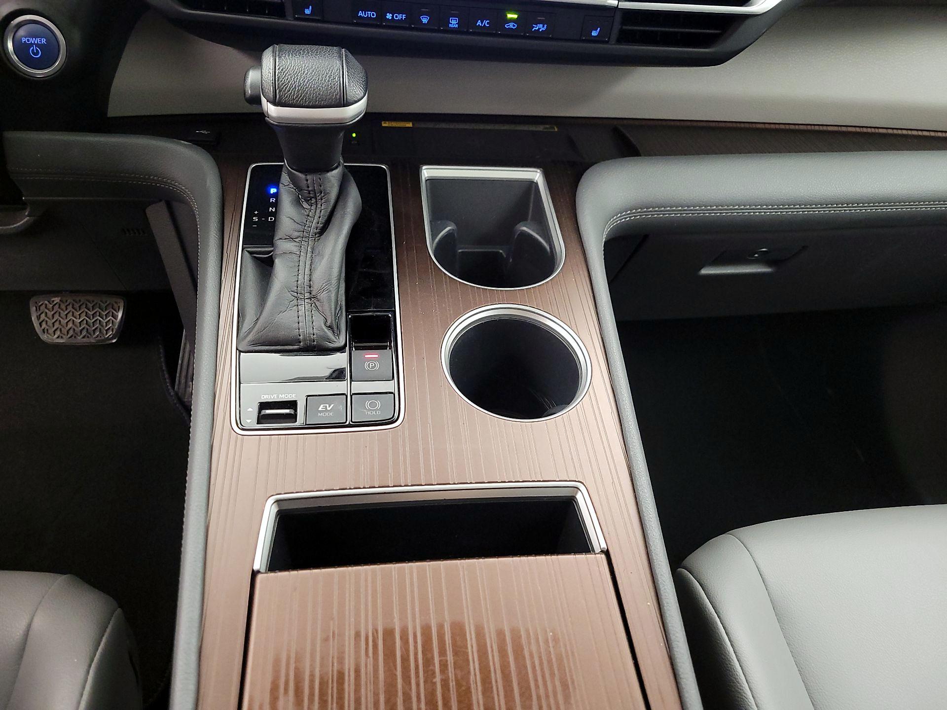 Thumbnail: 2021 Toyota Sienna - 18