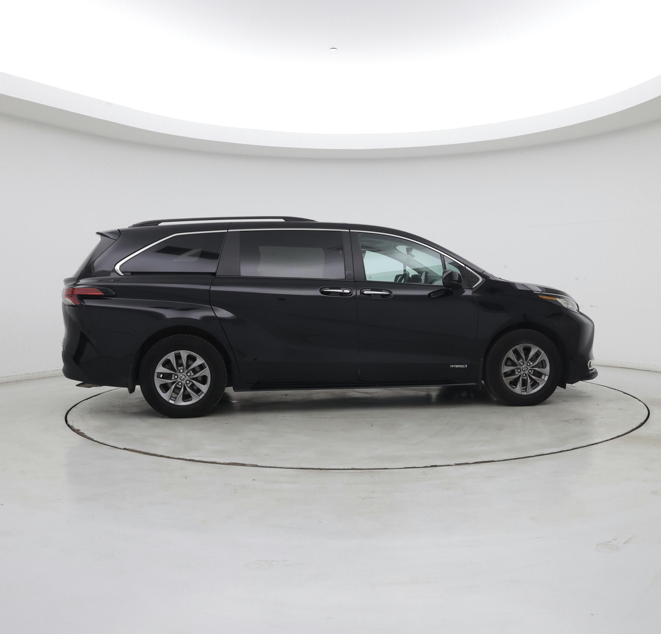 Thumbnail: 2021 Toyota Sienna - 7