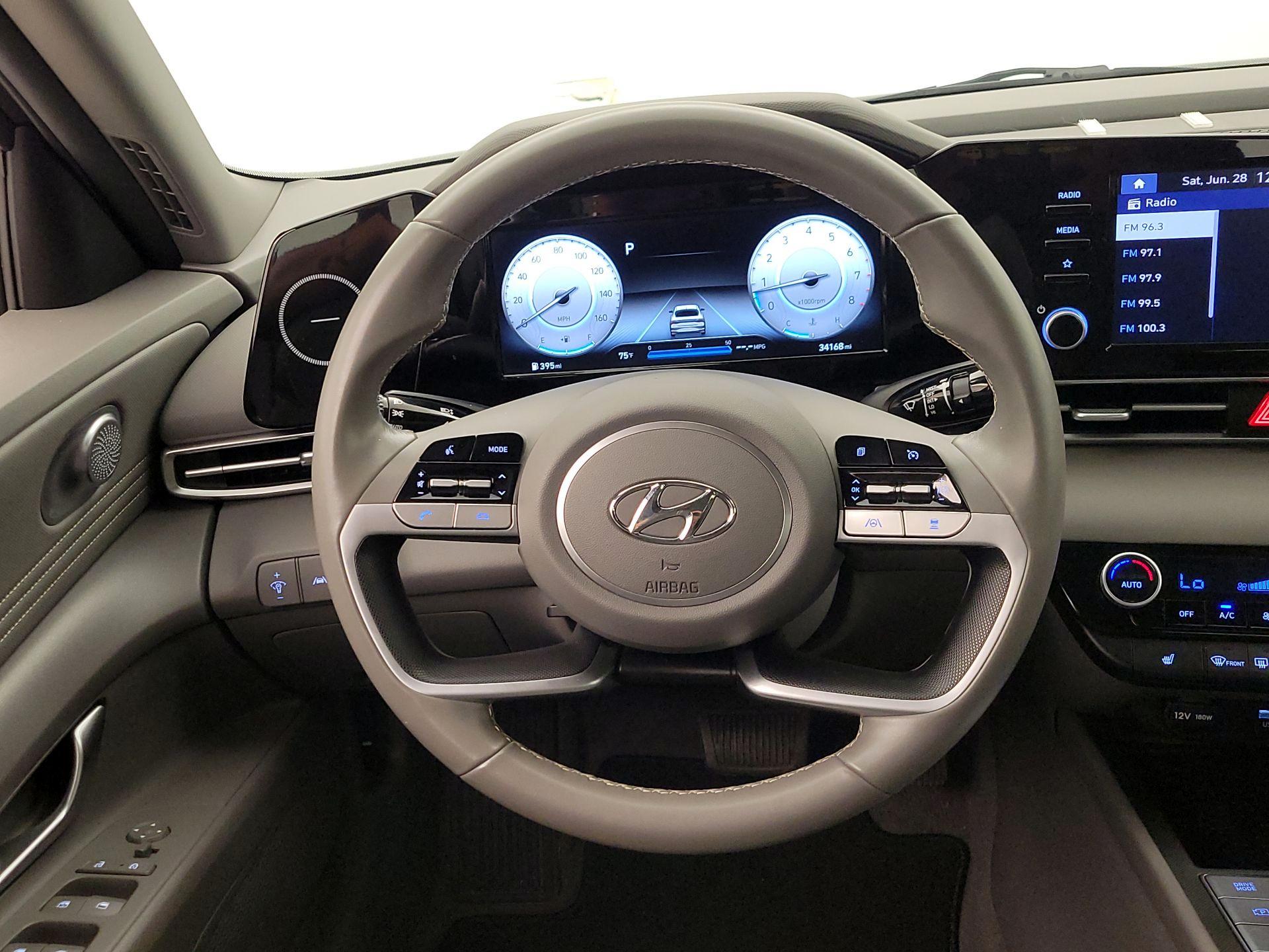 Thumbnail: 2022 Hyundai Elantra - 10