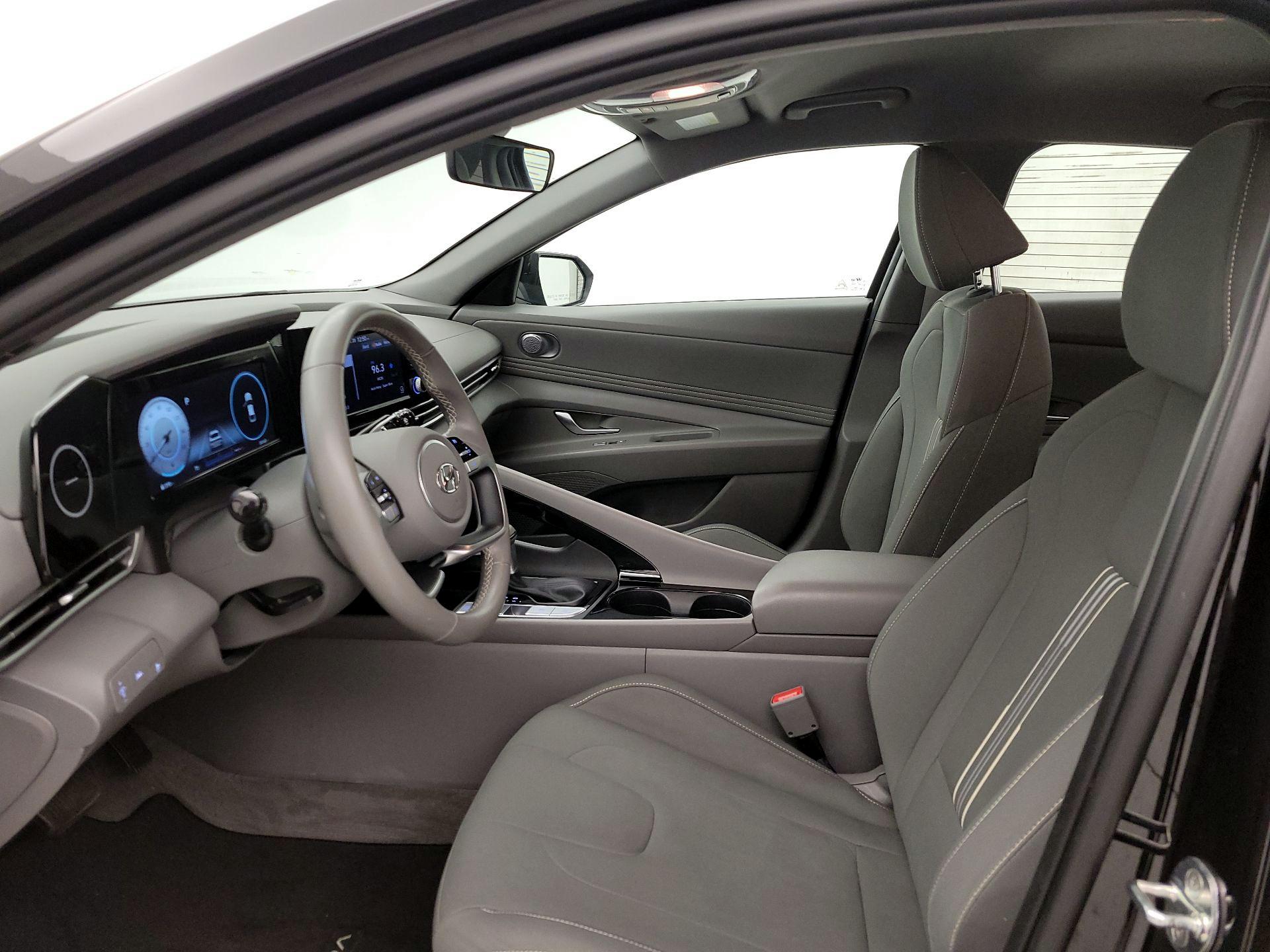 Thumbnail: 2022 Hyundai Elantra - 11