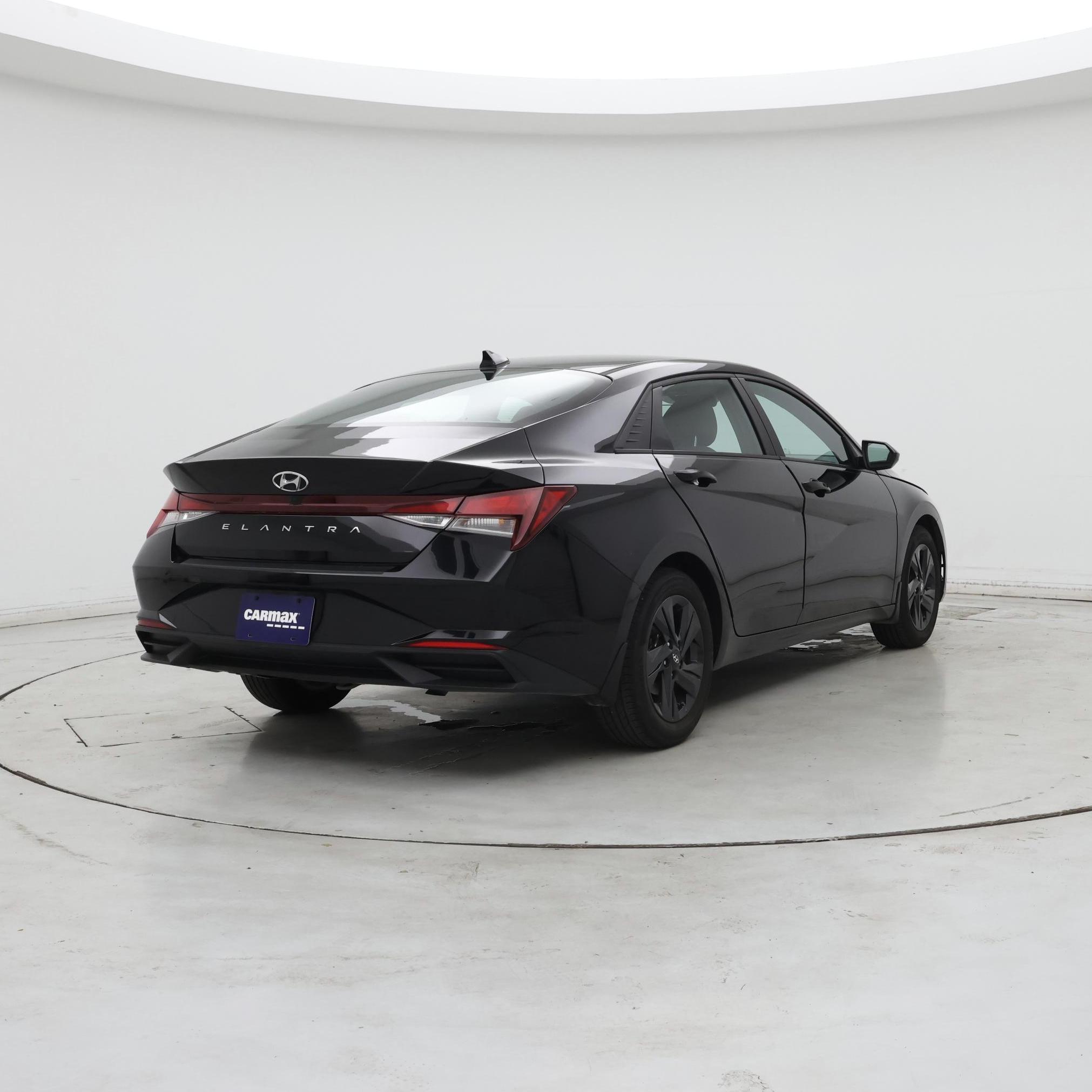 Thumbnail: 2022 Hyundai Elantra - 8