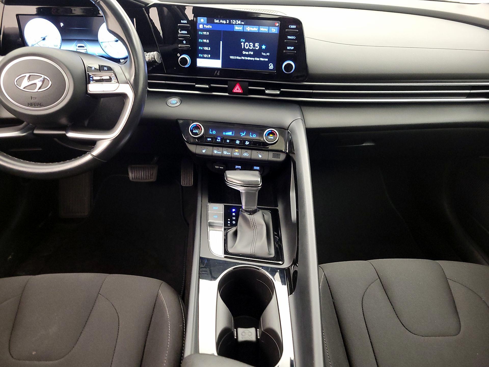 Thumbnail: 2022 Hyundai Elantra - 17