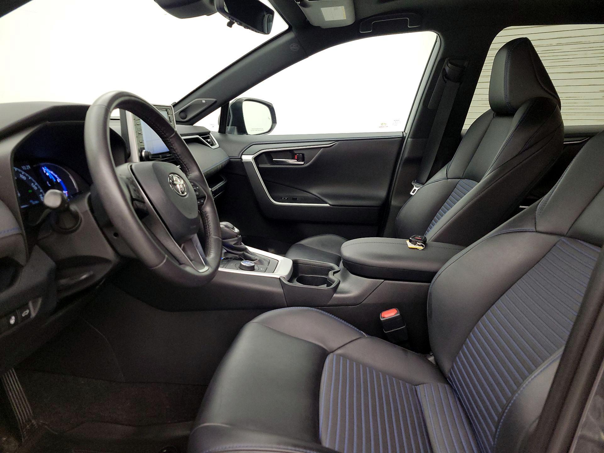Thumbnail: 2020 Toyota RAV4 - 11
