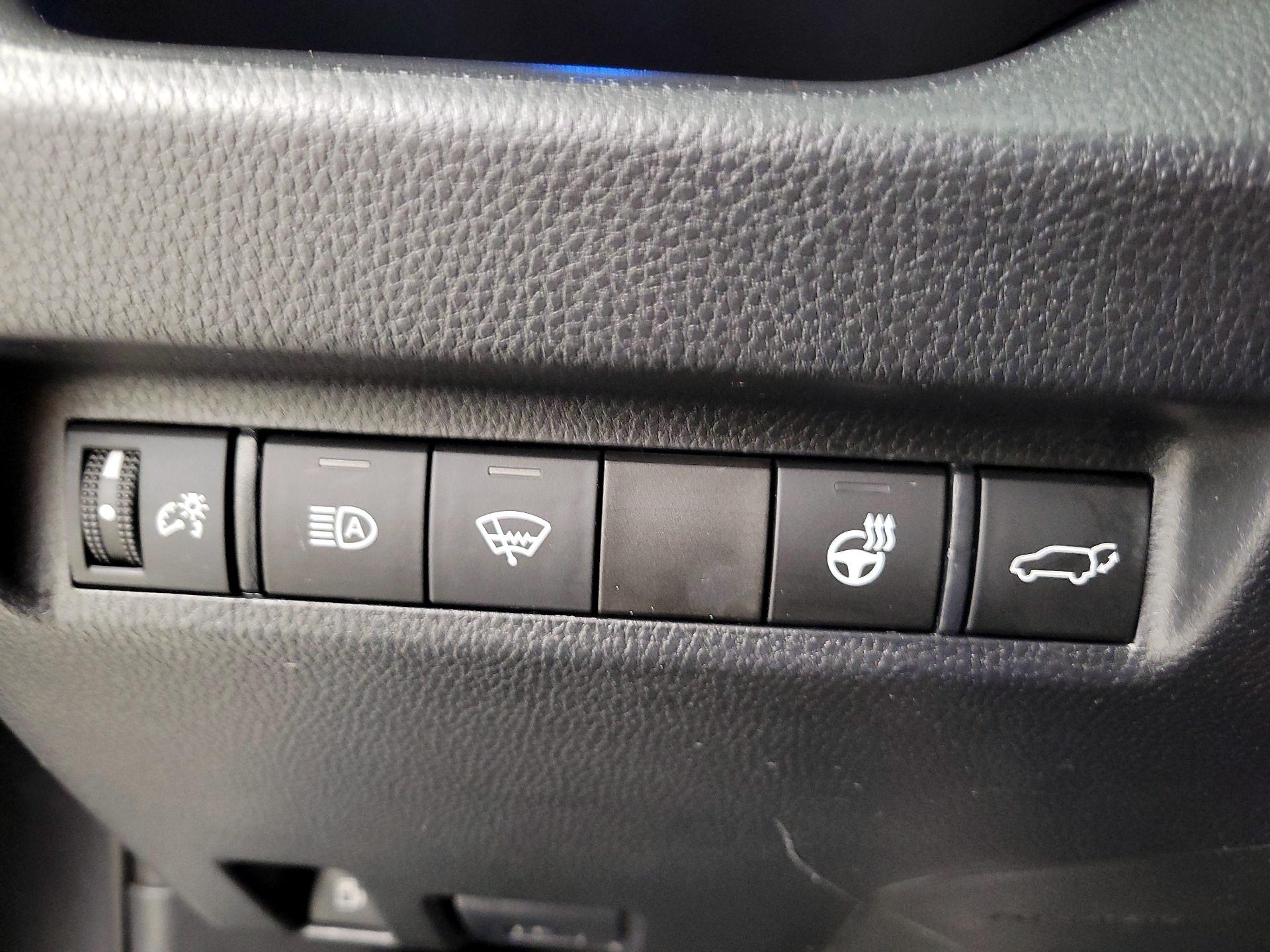 Thumbnail: 2020 Toyota RAV4 - 13