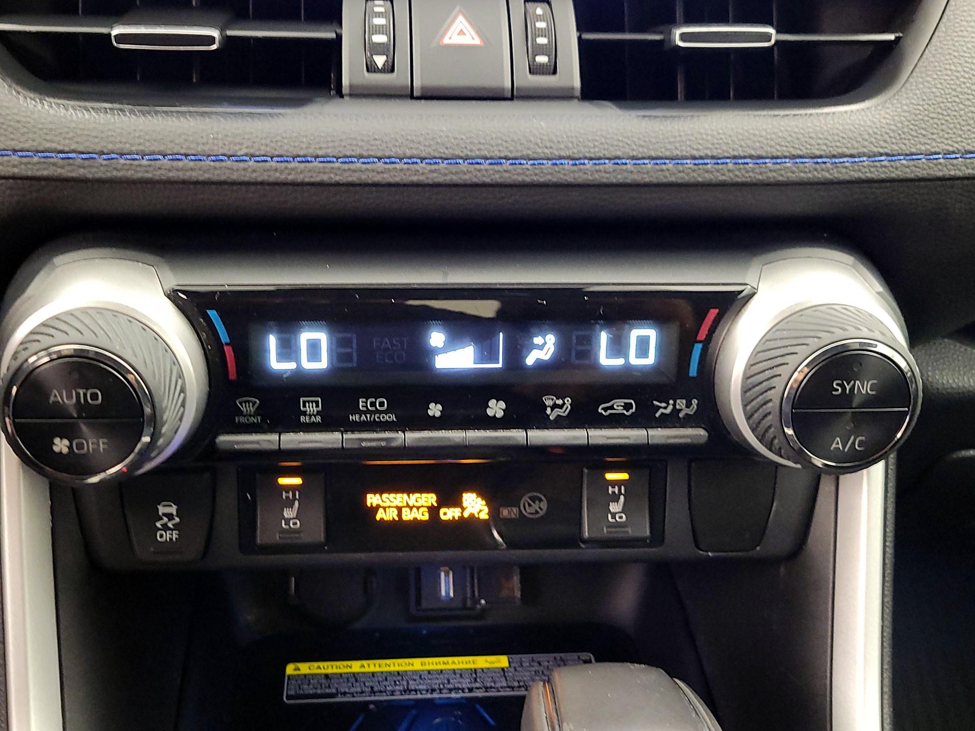 Thumbnail: 2020 Toyota RAV4 - 17