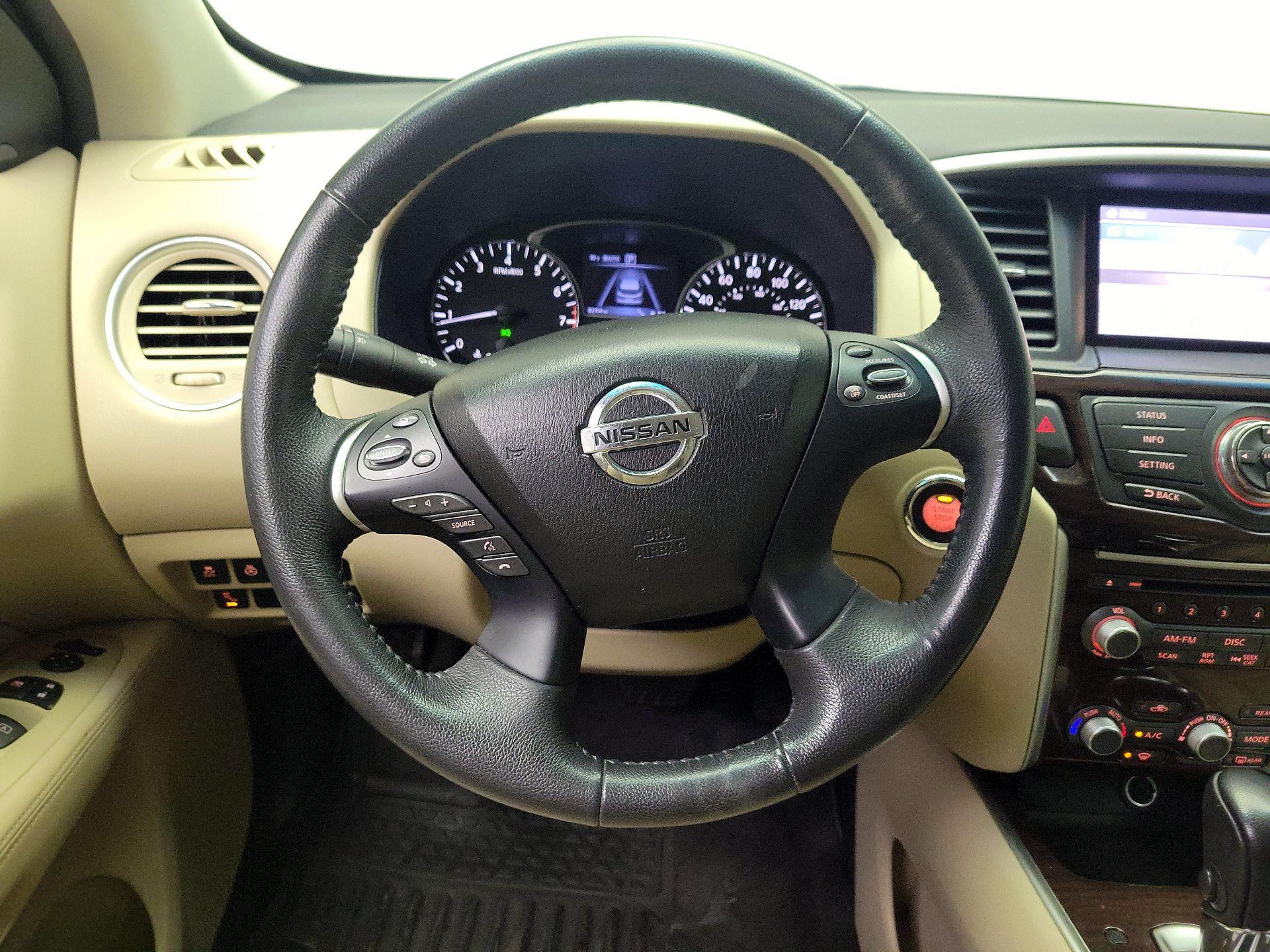 Thumbnail: 2016 Nissan Pathfinder - 10