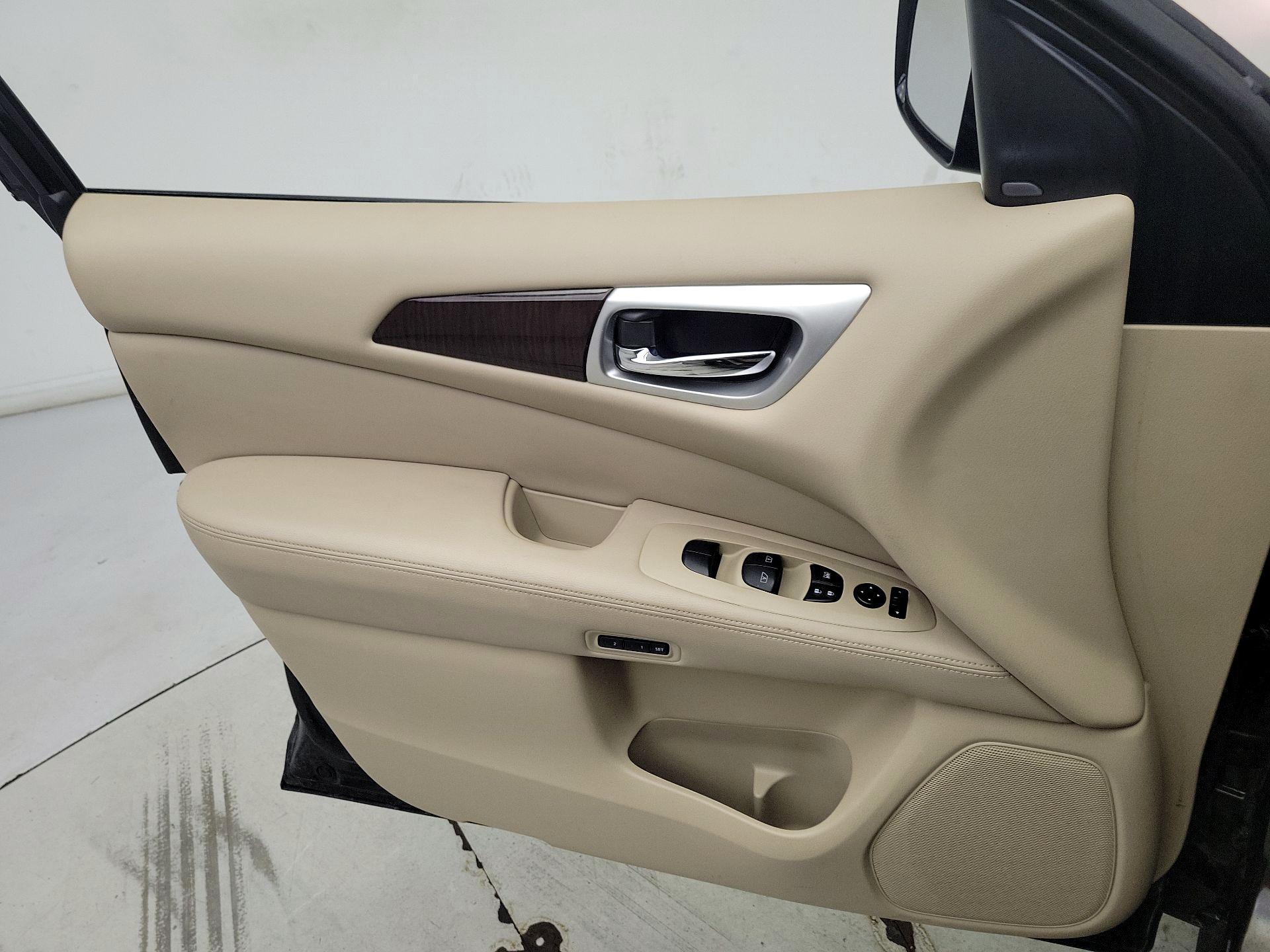 Thumbnail: 2016 Nissan Pathfinder - 12