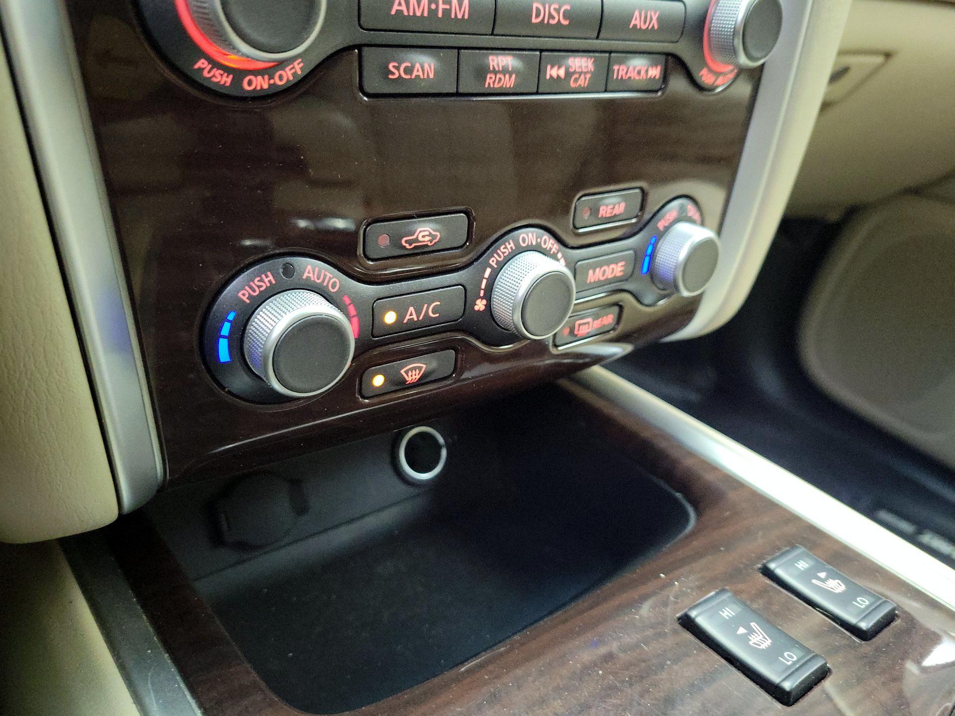 Thumbnail: 2016 Nissan Pathfinder - 16
