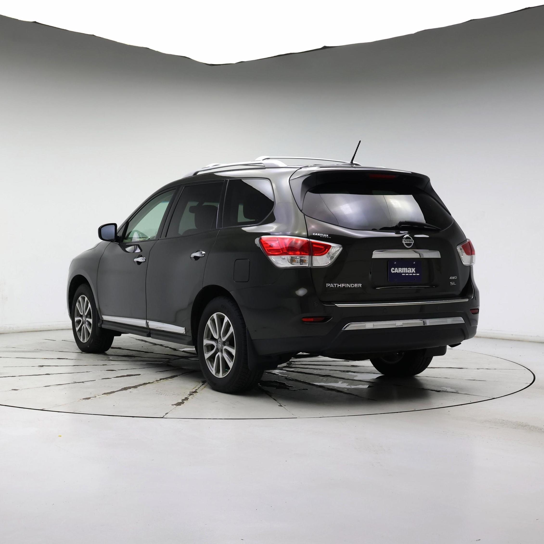 Thumbnail: 2016 Nissan Pathfinder - 2