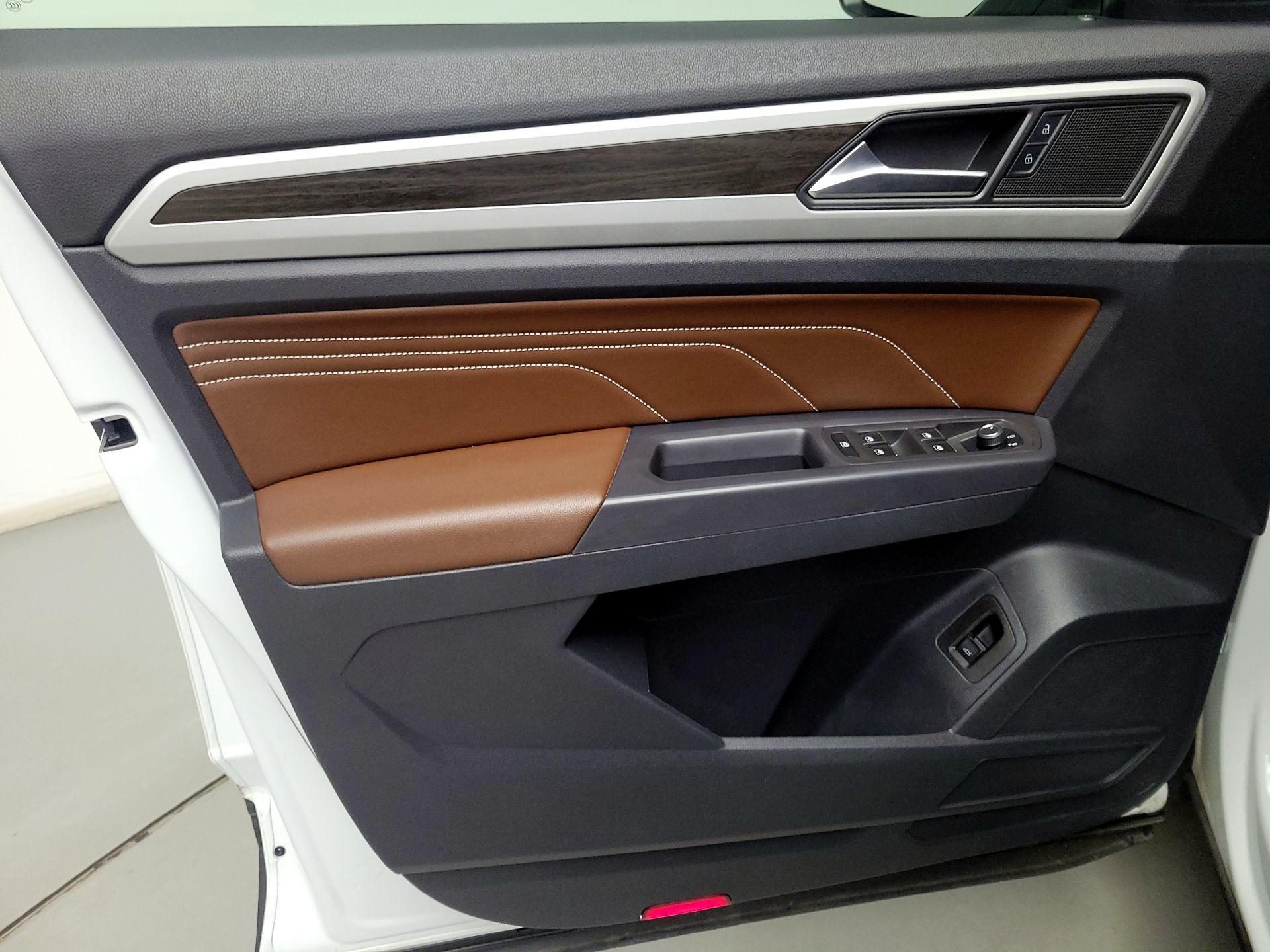 Thumbnail: 2022 Volkswagen Atlas - 12