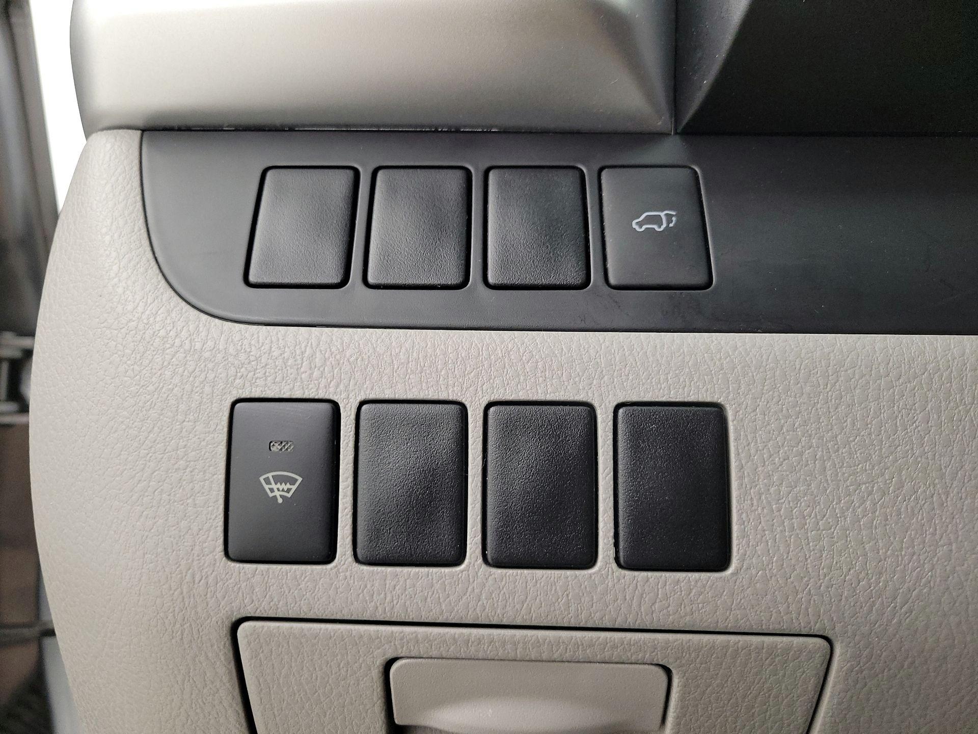 Thumbnail: 2016 Toyota Highlander - 13