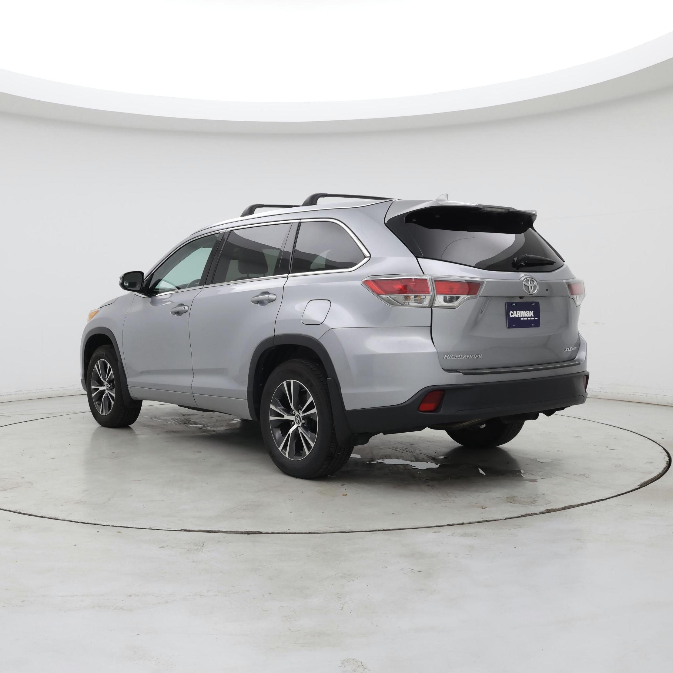 Thumbnail: 2016 Toyota Highlander - 2