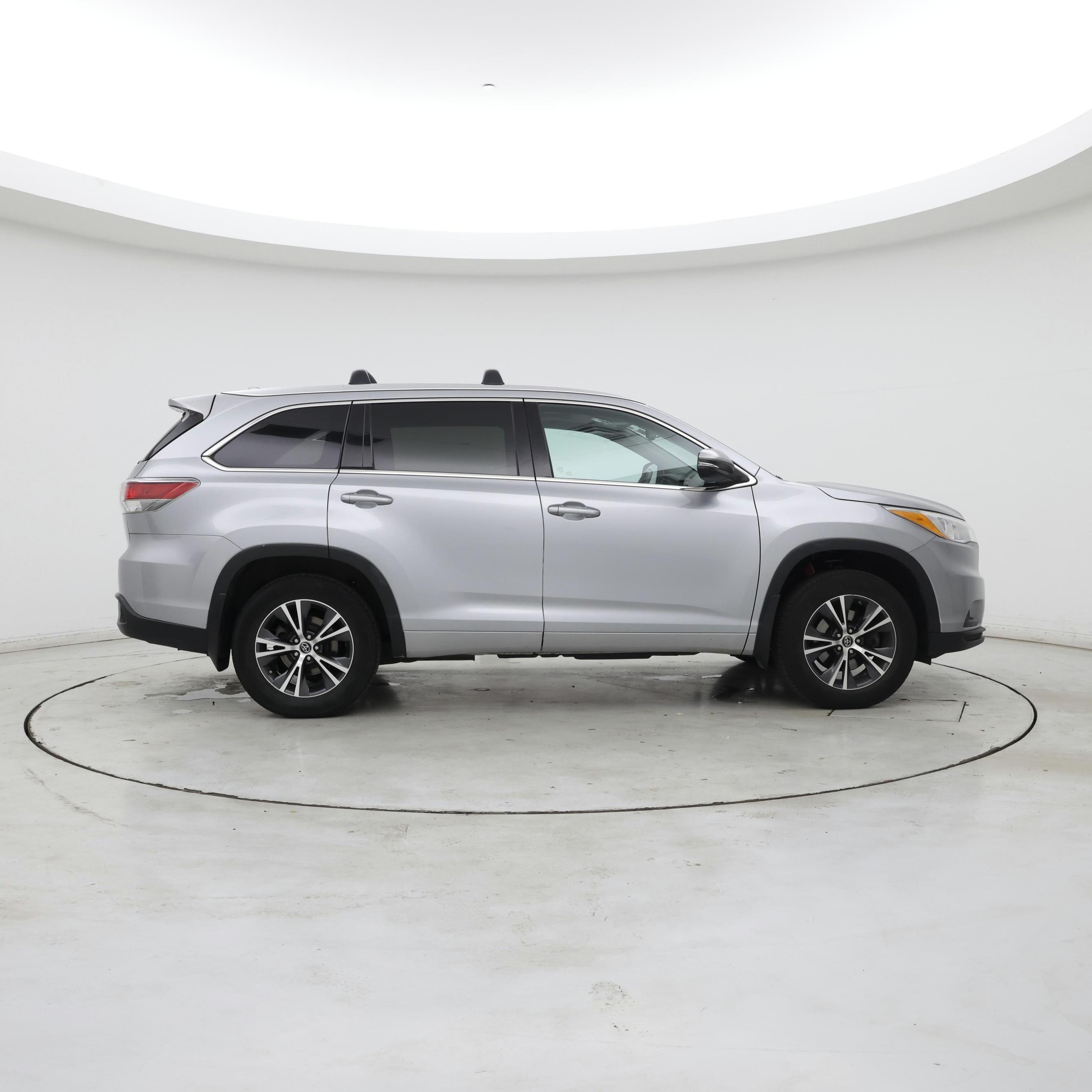 Thumbnail: 2016 Toyota Highlander - 7