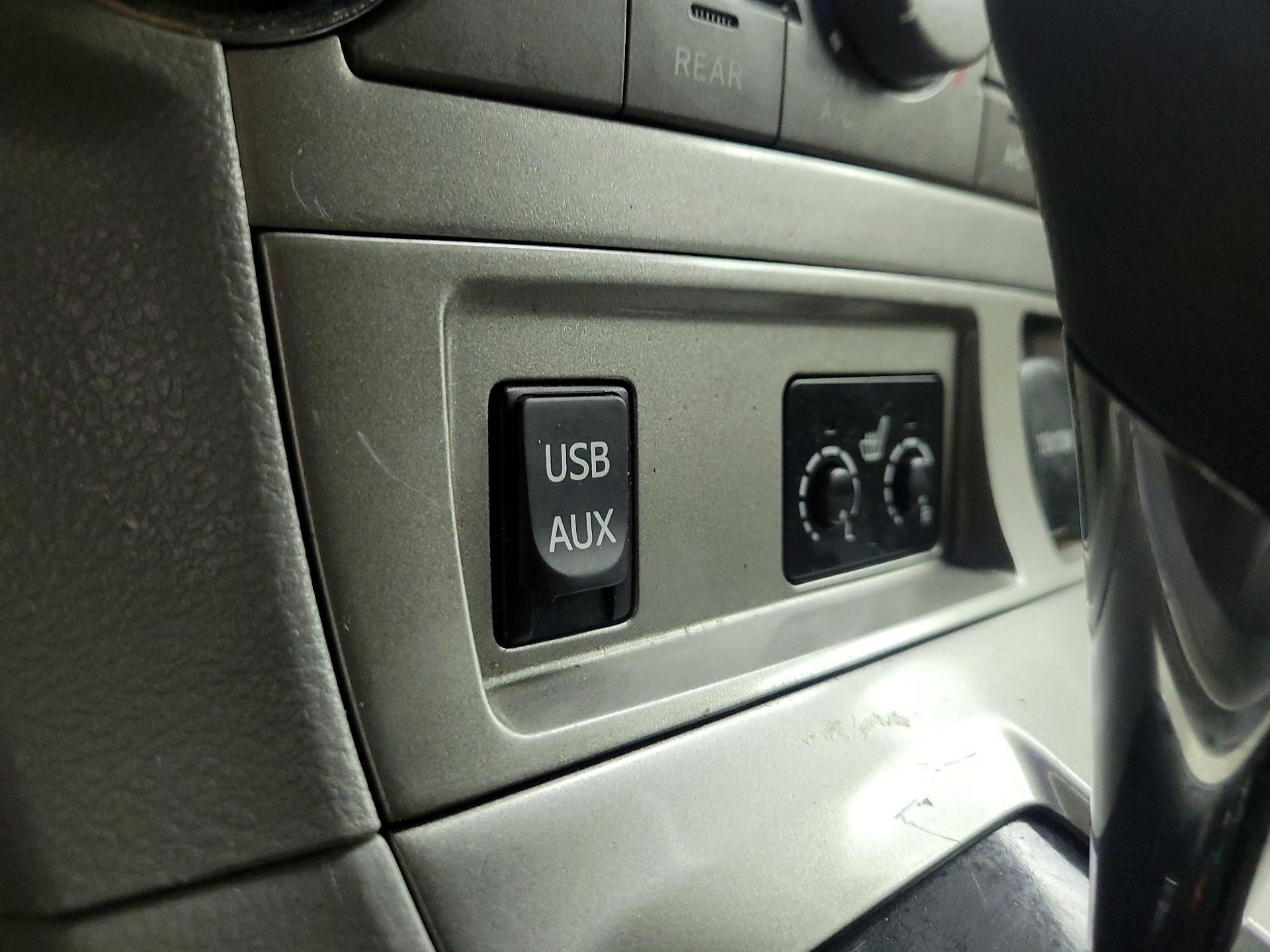 Thumbnail: 2013 Toyota Highlander - 18