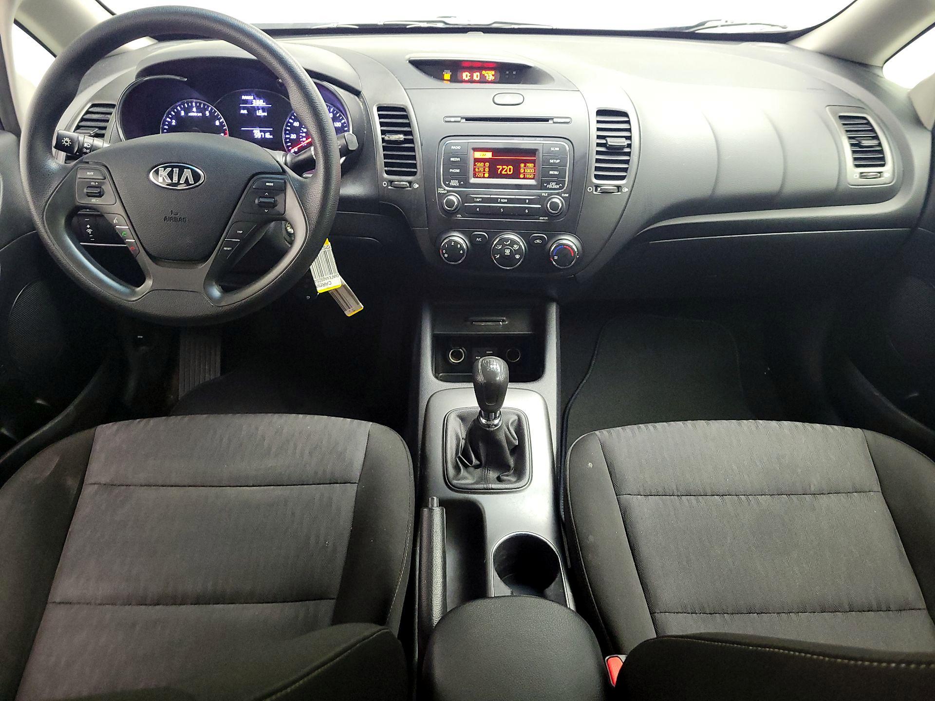 Thumbnail: 2016 Kia Forte - 9
