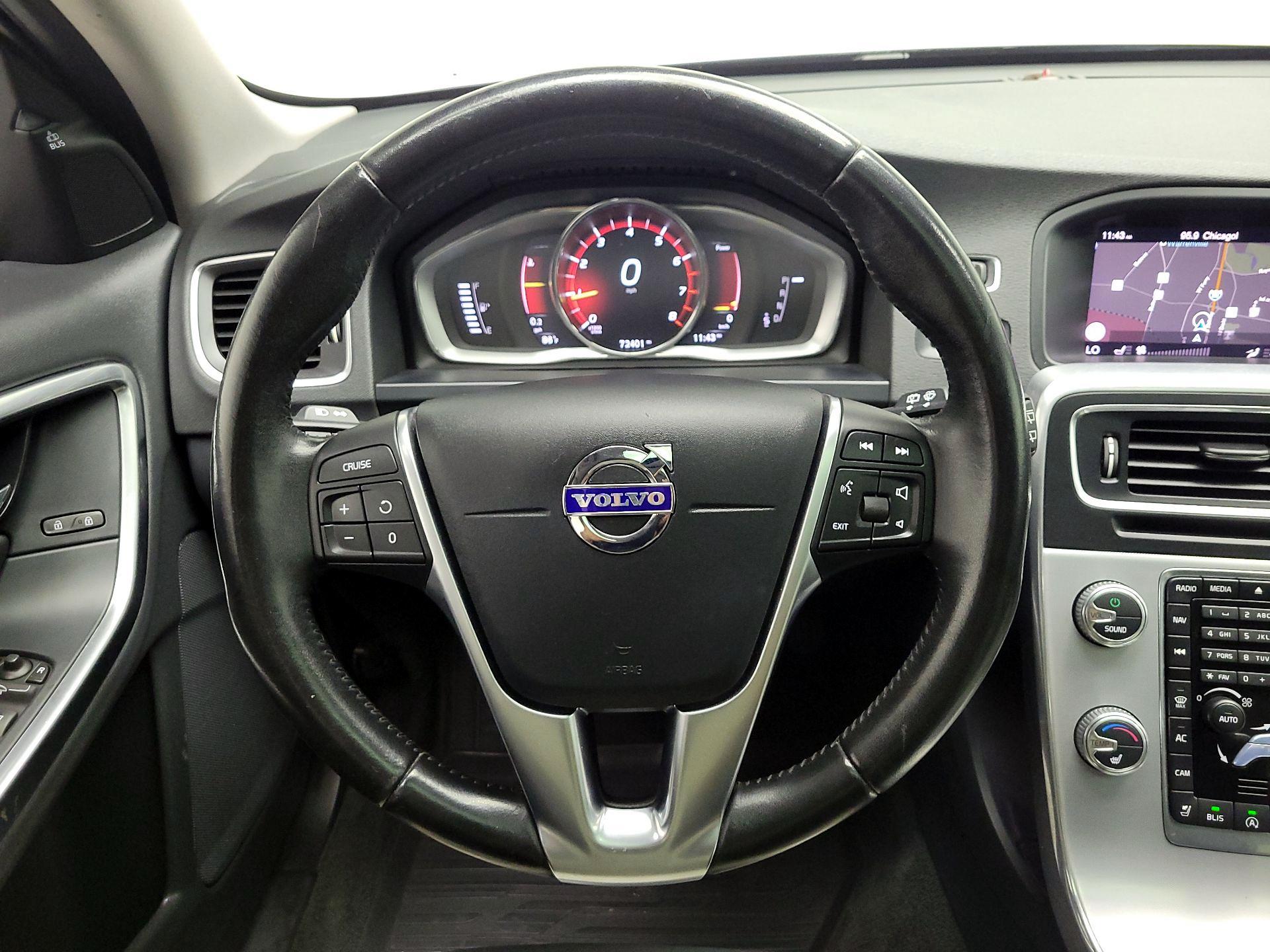 Thumbnail: 2017 Volvo S60 - 10