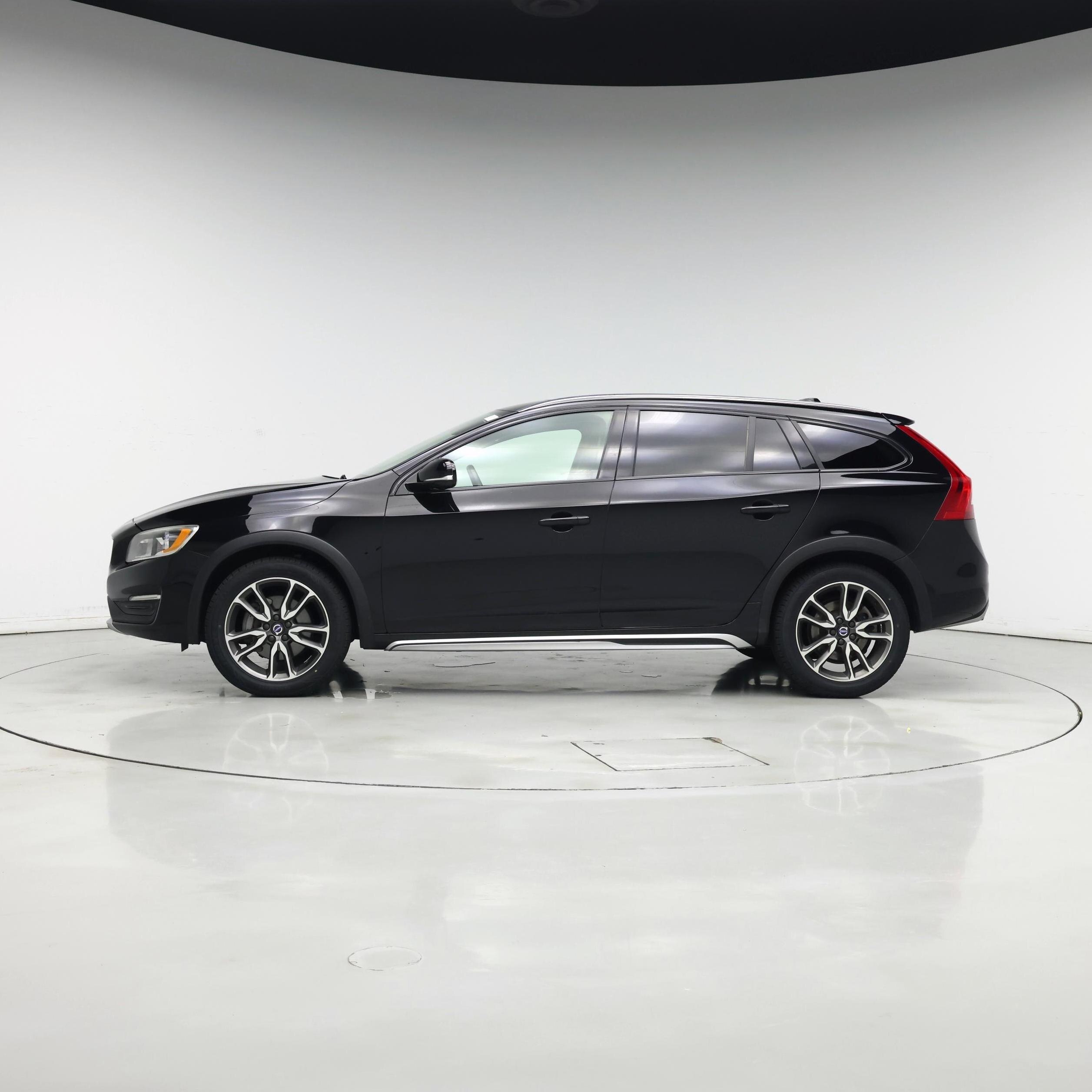 Thumbnail: 2017 Volvo S60 - 3