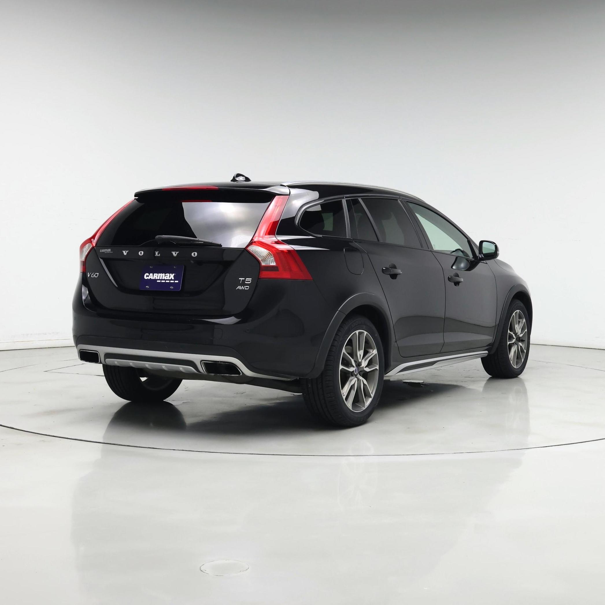 Thumbnail: 2017 Volvo S60 - 8