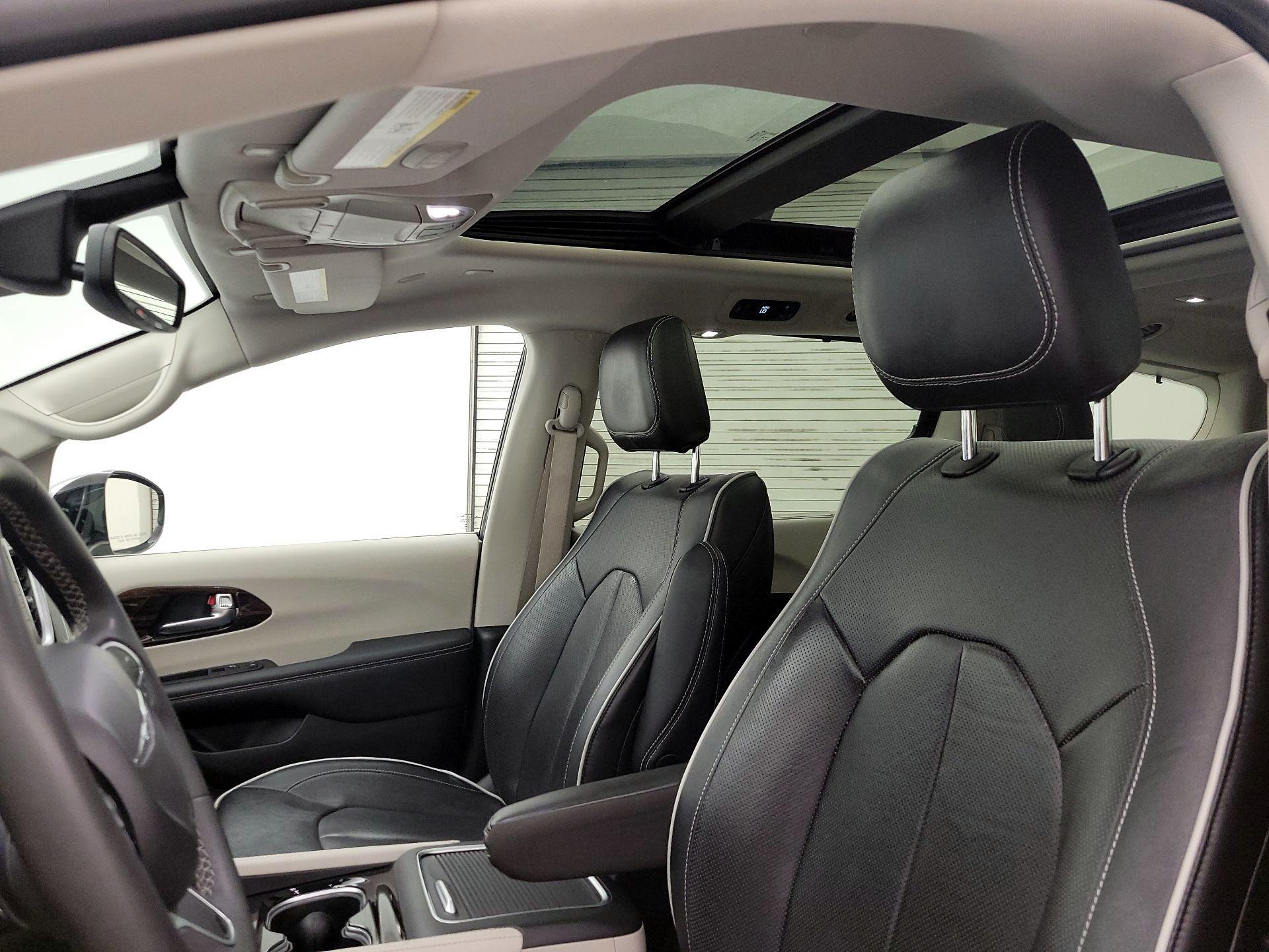 Thumbnail: 2023 Chrysler Pacifica - 20