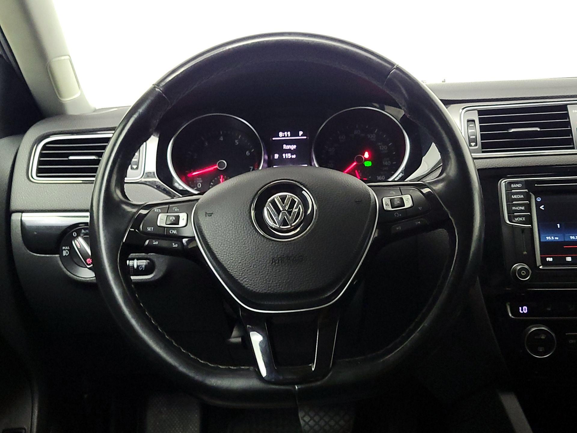Thumbnail: 2017 Volkswagen Jetta - 10