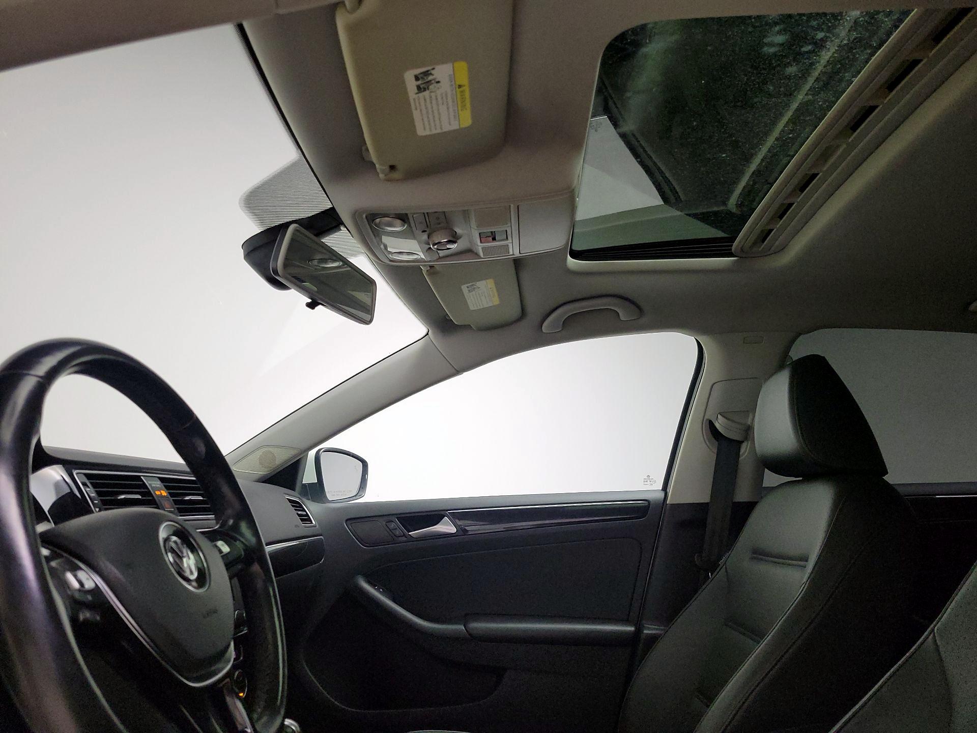 Thumbnail: 2017 Volkswagen Jetta - 19