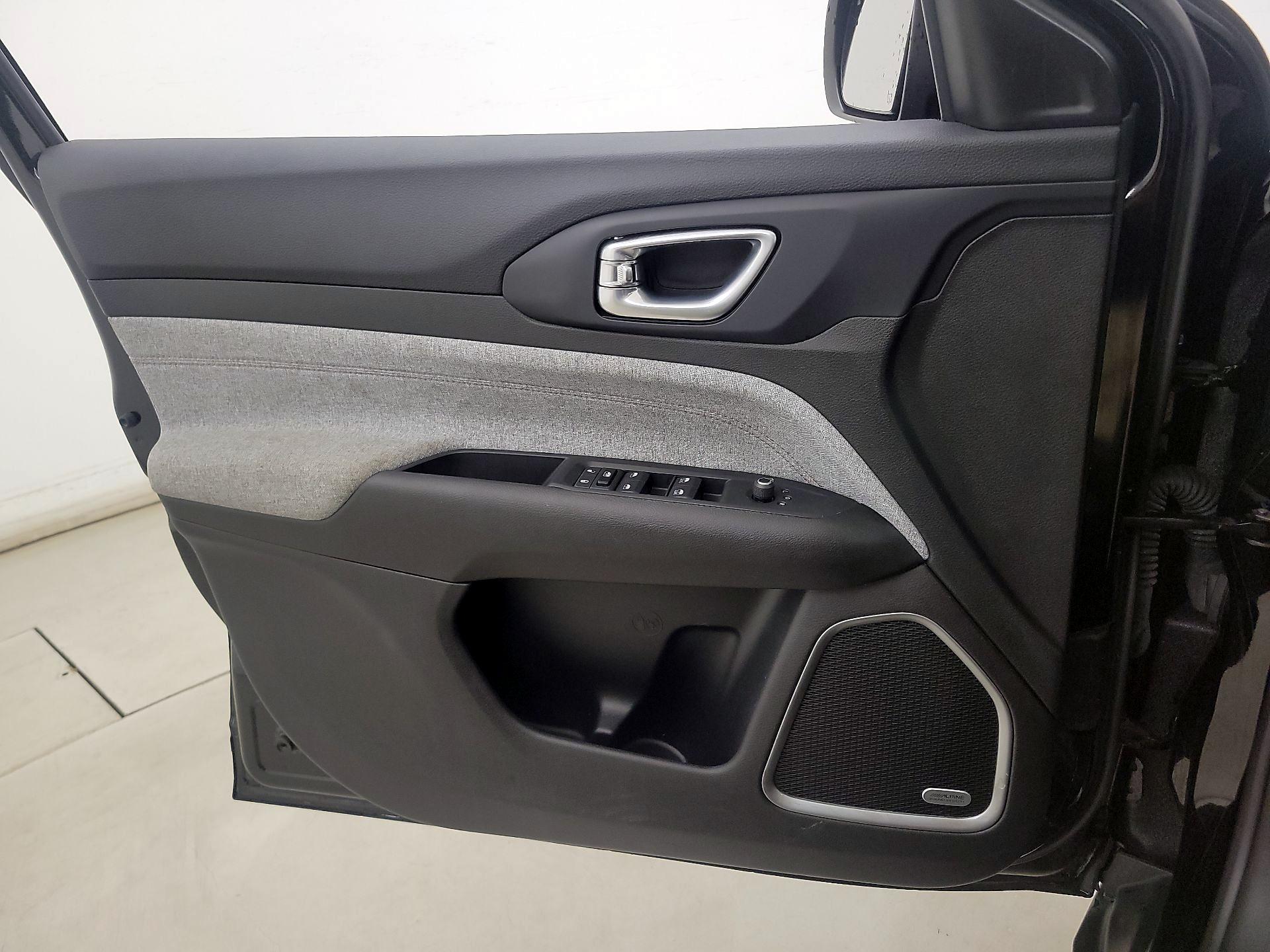 Thumbnail: 2022 Jeep Compass - 12