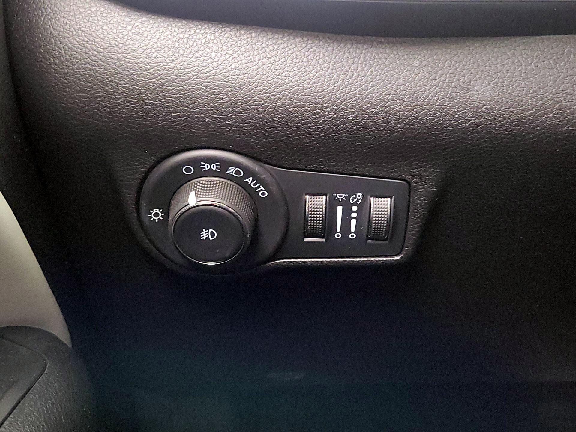 Thumbnail: 2022 Jeep Compass - 13