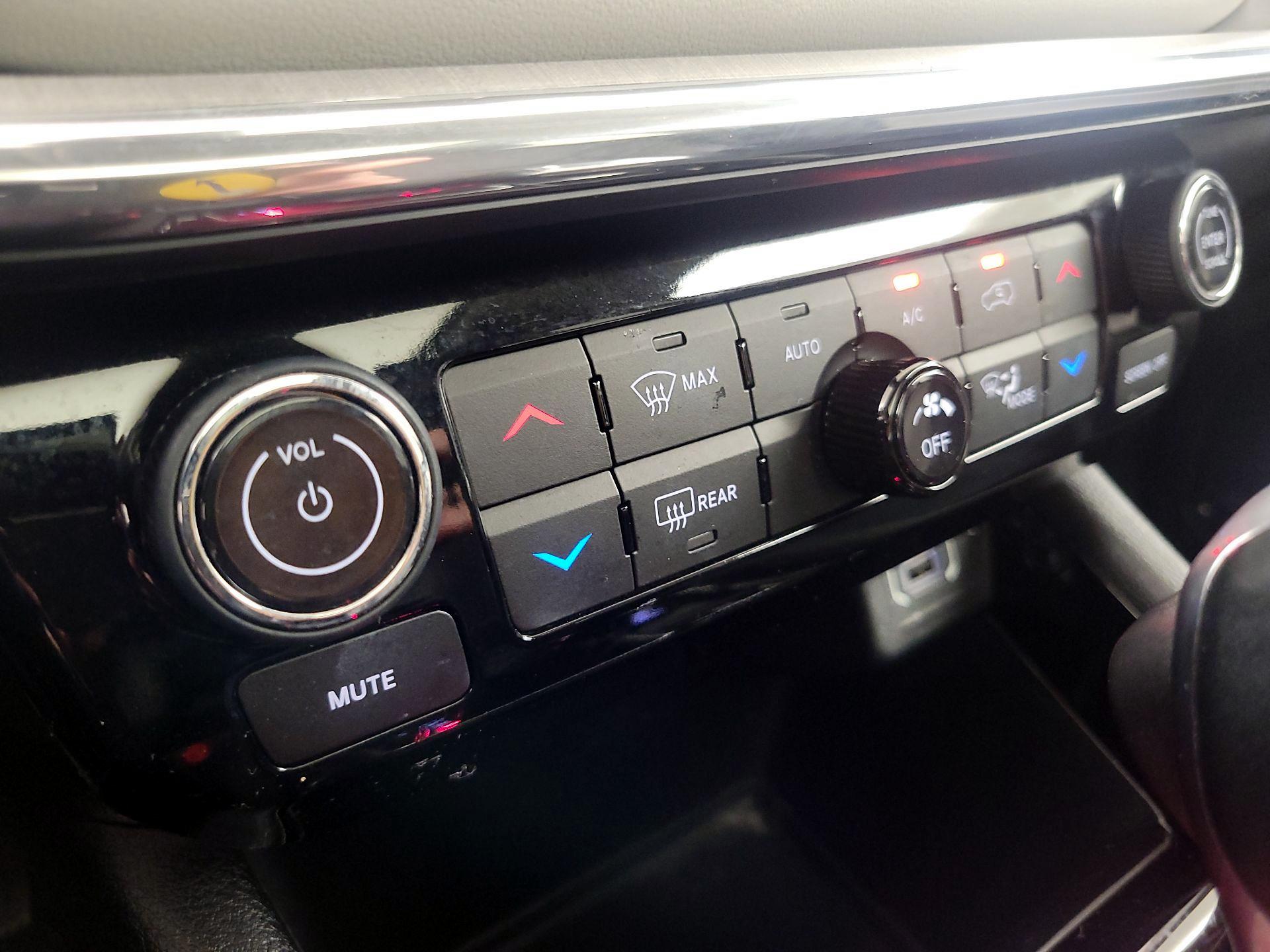 Thumbnail: 2022 Jeep Compass - 16
