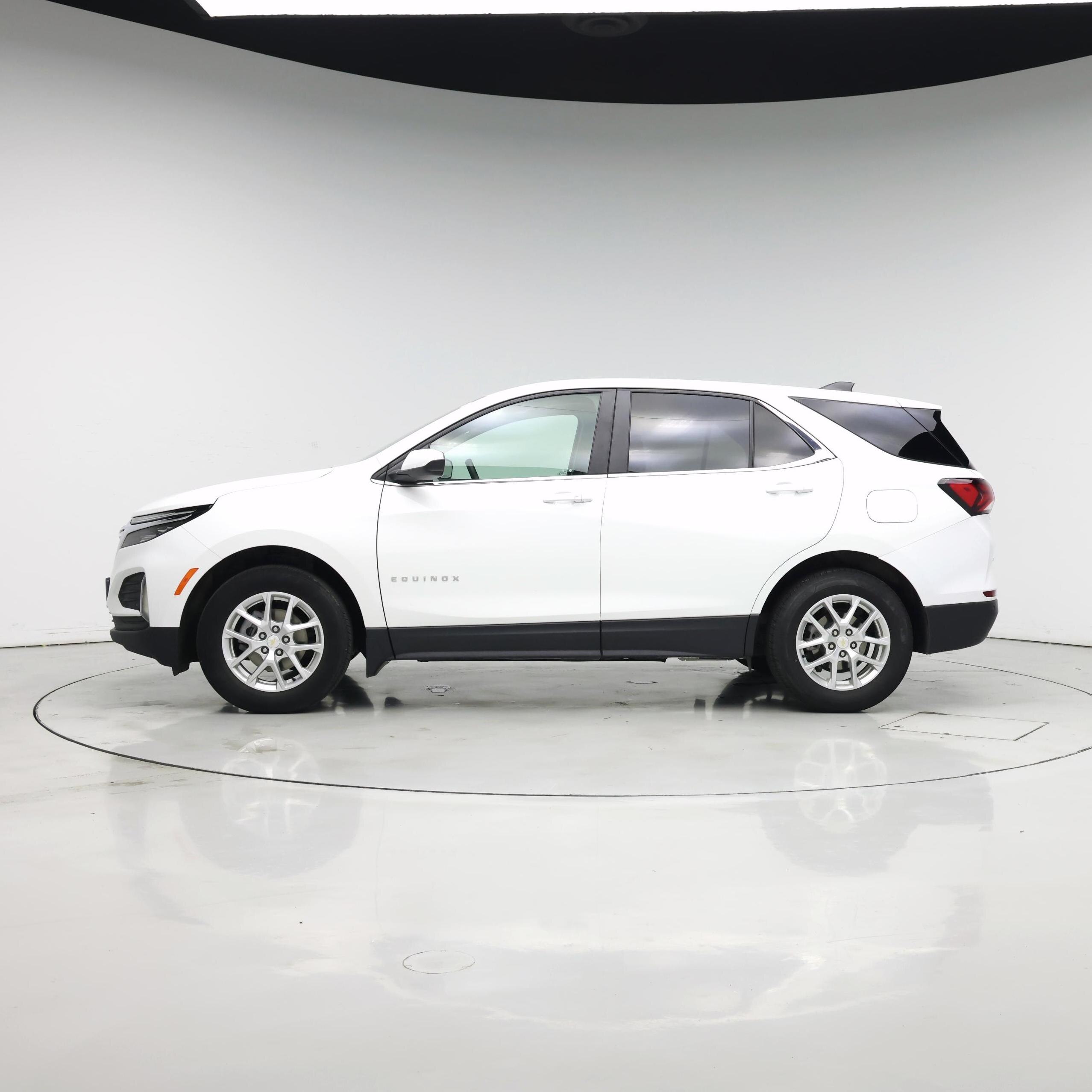 Thumbnail: 2023 Chevrolet Equinox - 3