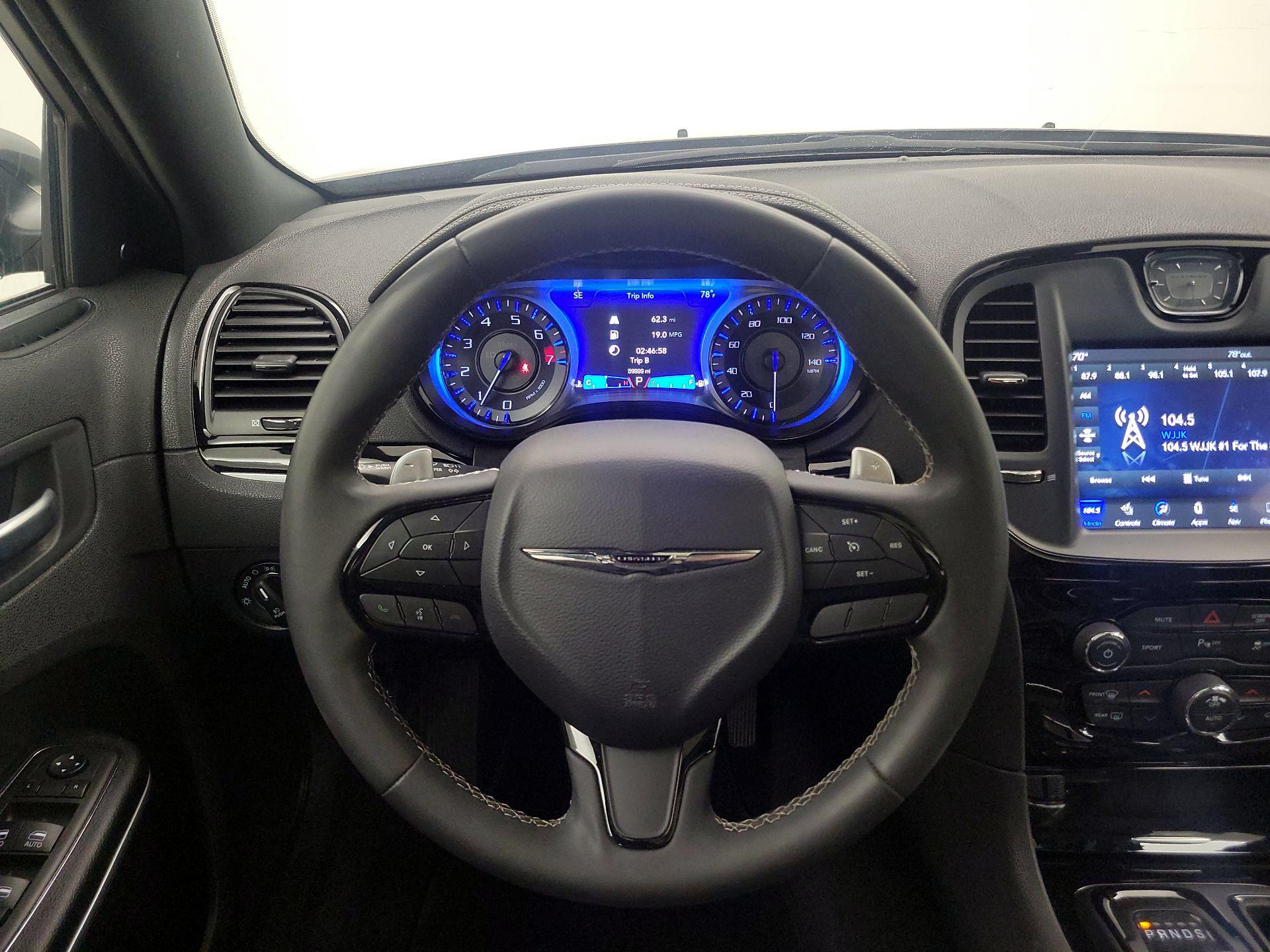 Thumbnail: 2023 Chrysler 300 - 10