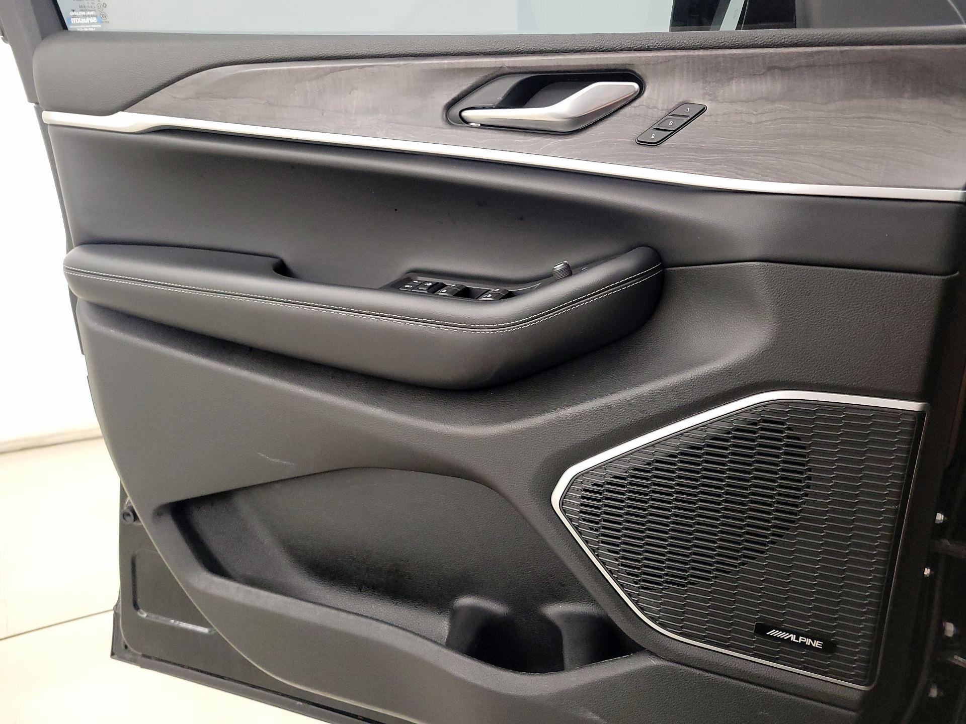Thumbnail: 2022 Jeep Grand Cherokee L - 12