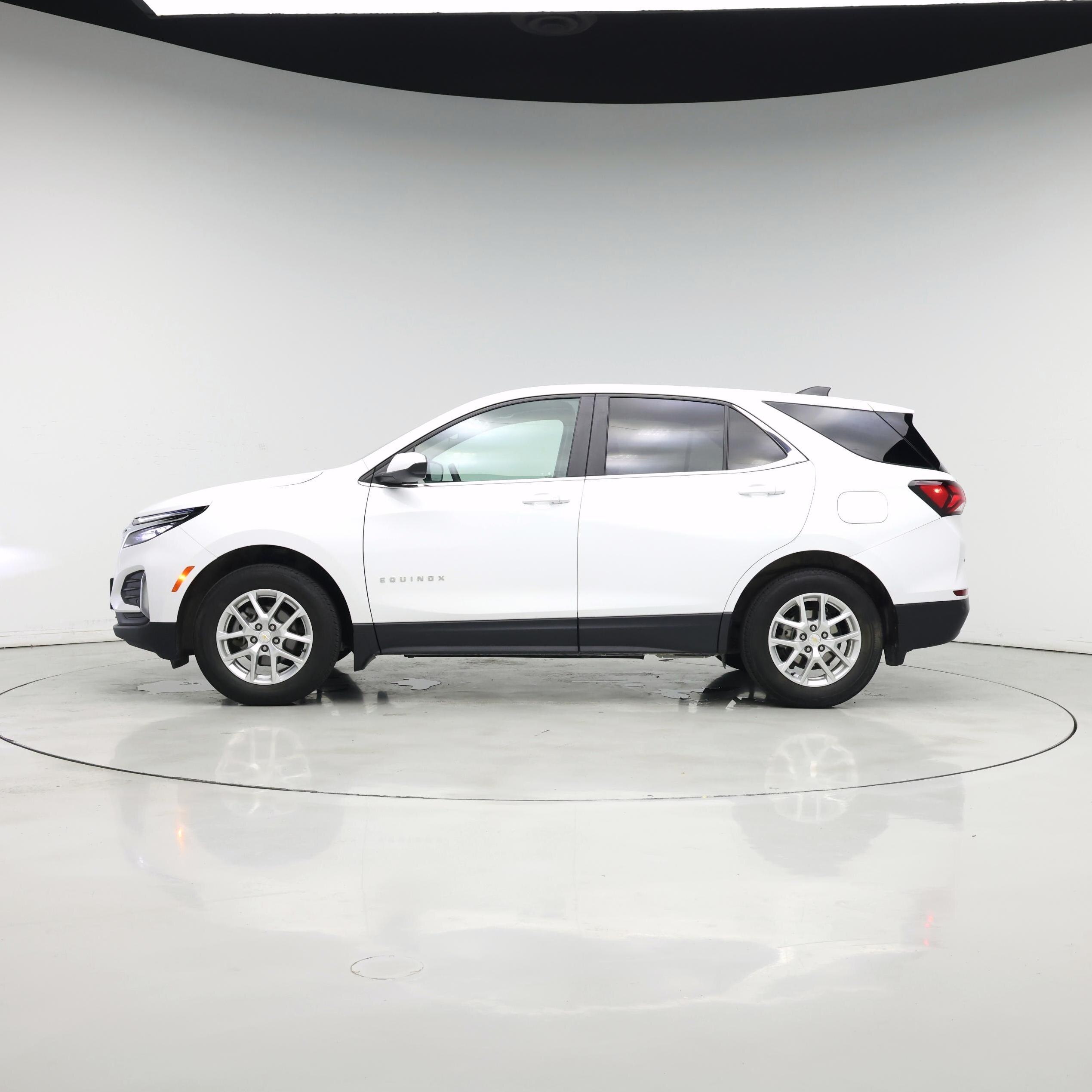 Thumbnail: 2023 Chevrolet Equinox - 3