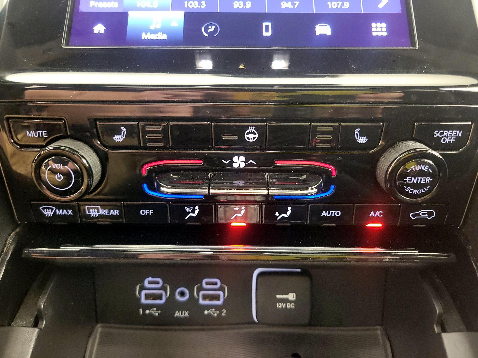 Thumbnail: 2023 Jeep Grand Cherokee - 16