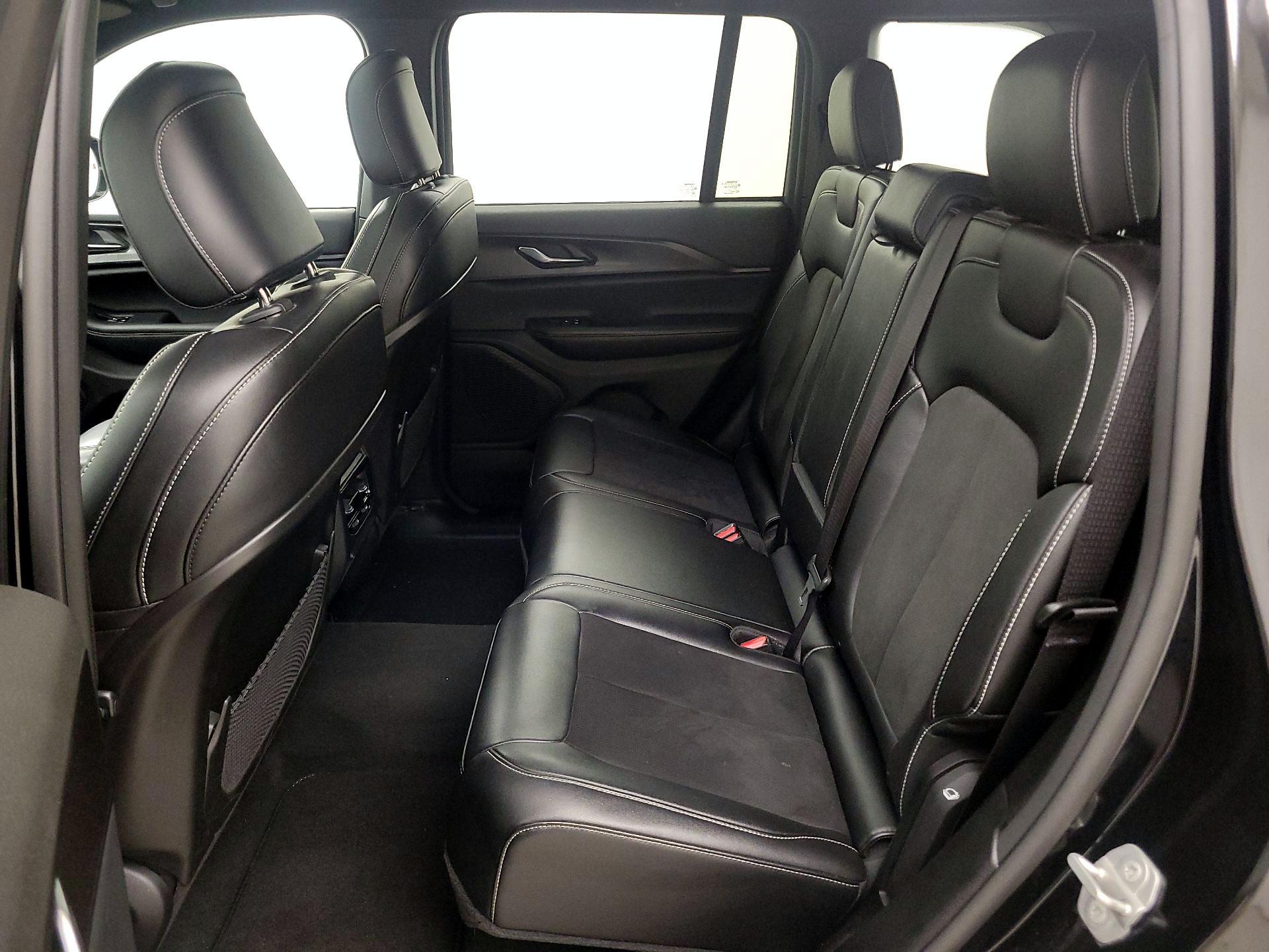 Thumbnail: 2023 Jeep Grand Cherokee - 20