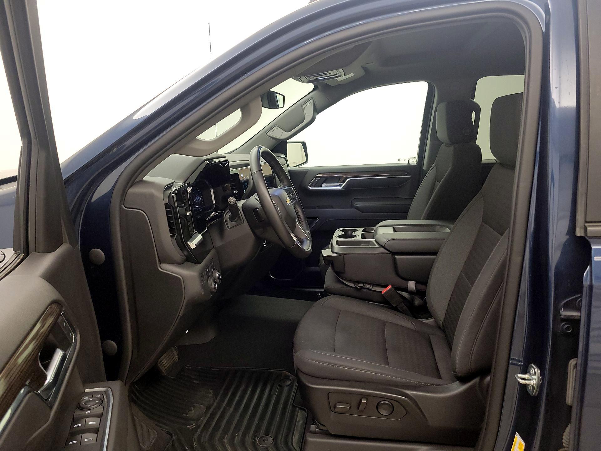 Thumbnail: 2022 Chevrolet Silverado 1500 - 11