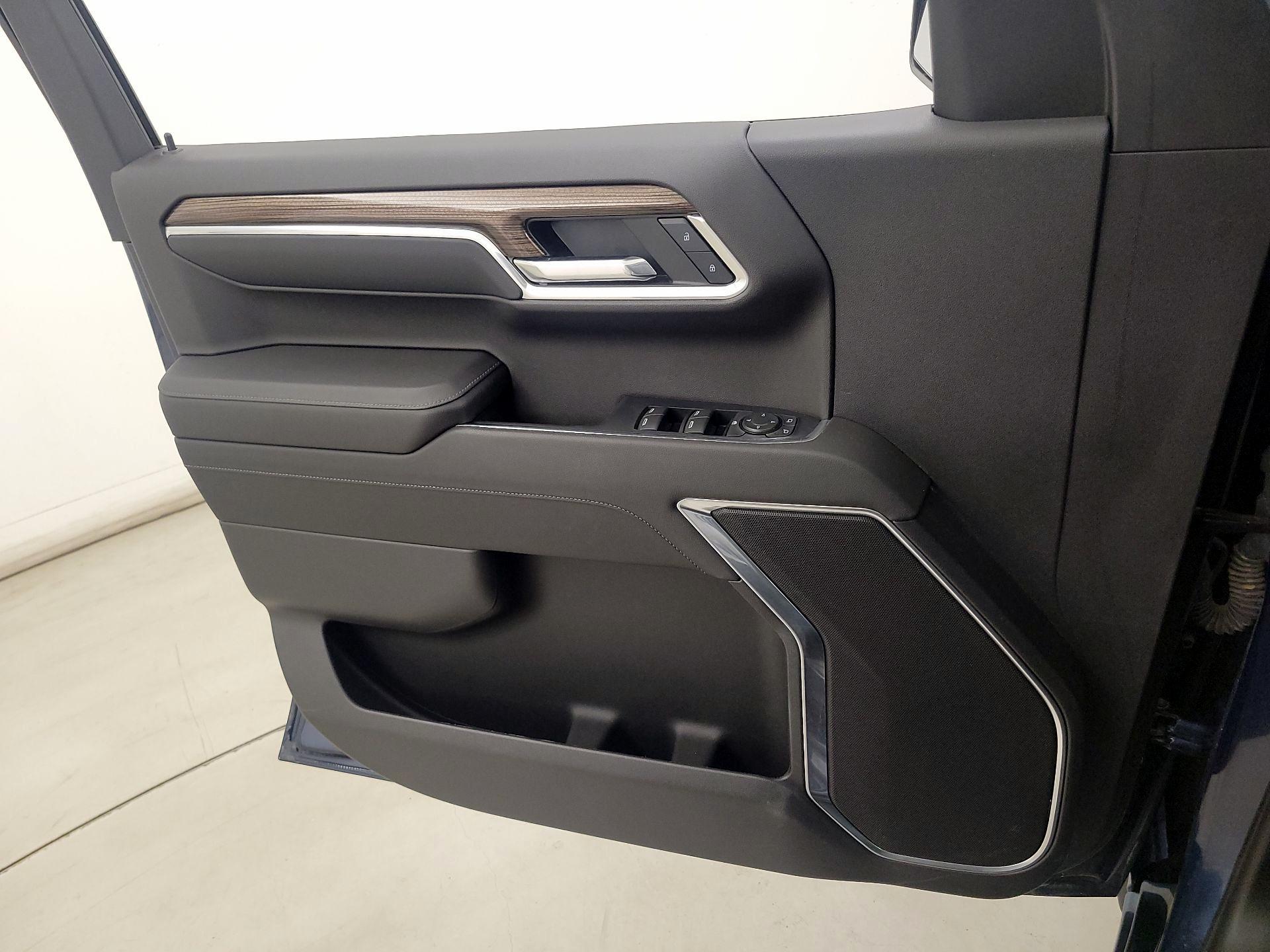 Thumbnail: 2022 Chevrolet Silverado 1500 - 12