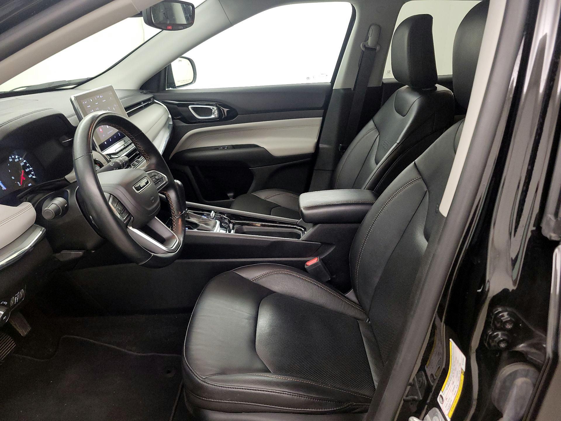 Thumbnail: 2022 Jeep Compass - 11