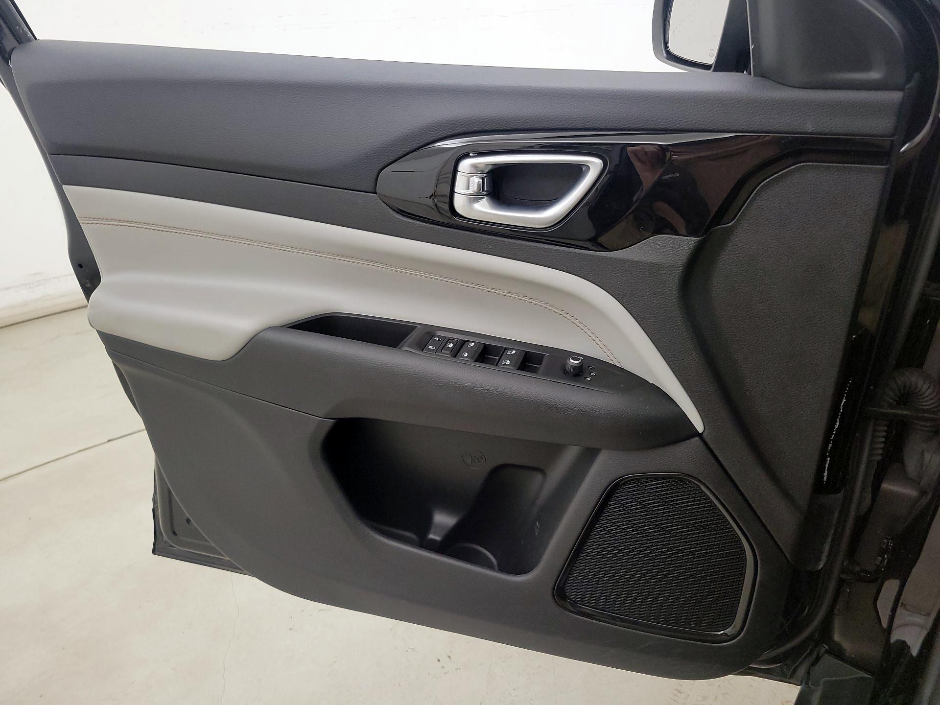 Thumbnail: 2022 Jeep Compass - 12