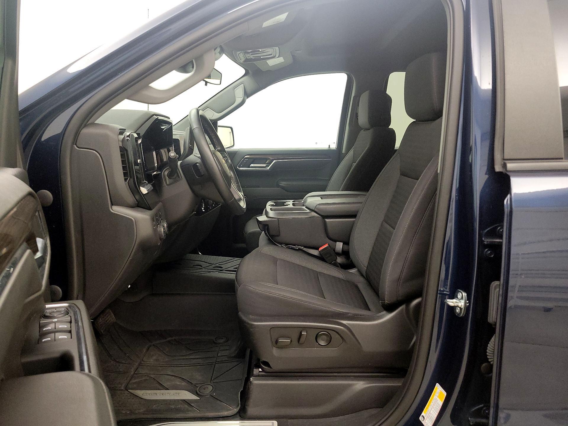 Thumbnail: 2023 Chevrolet Silverado 1500 - 11