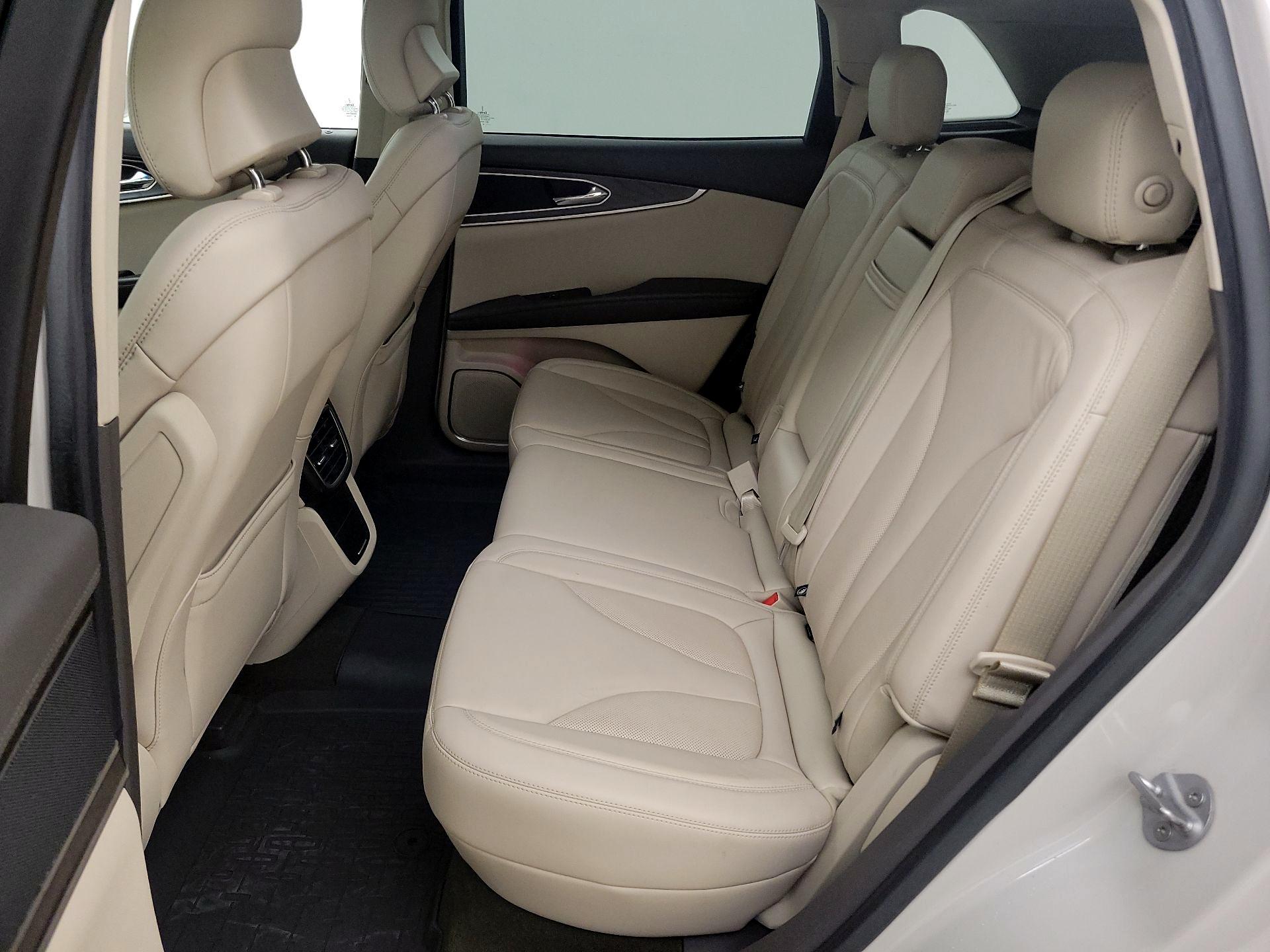 Thumbnail: 2019 Lincoln Nautilus - 20